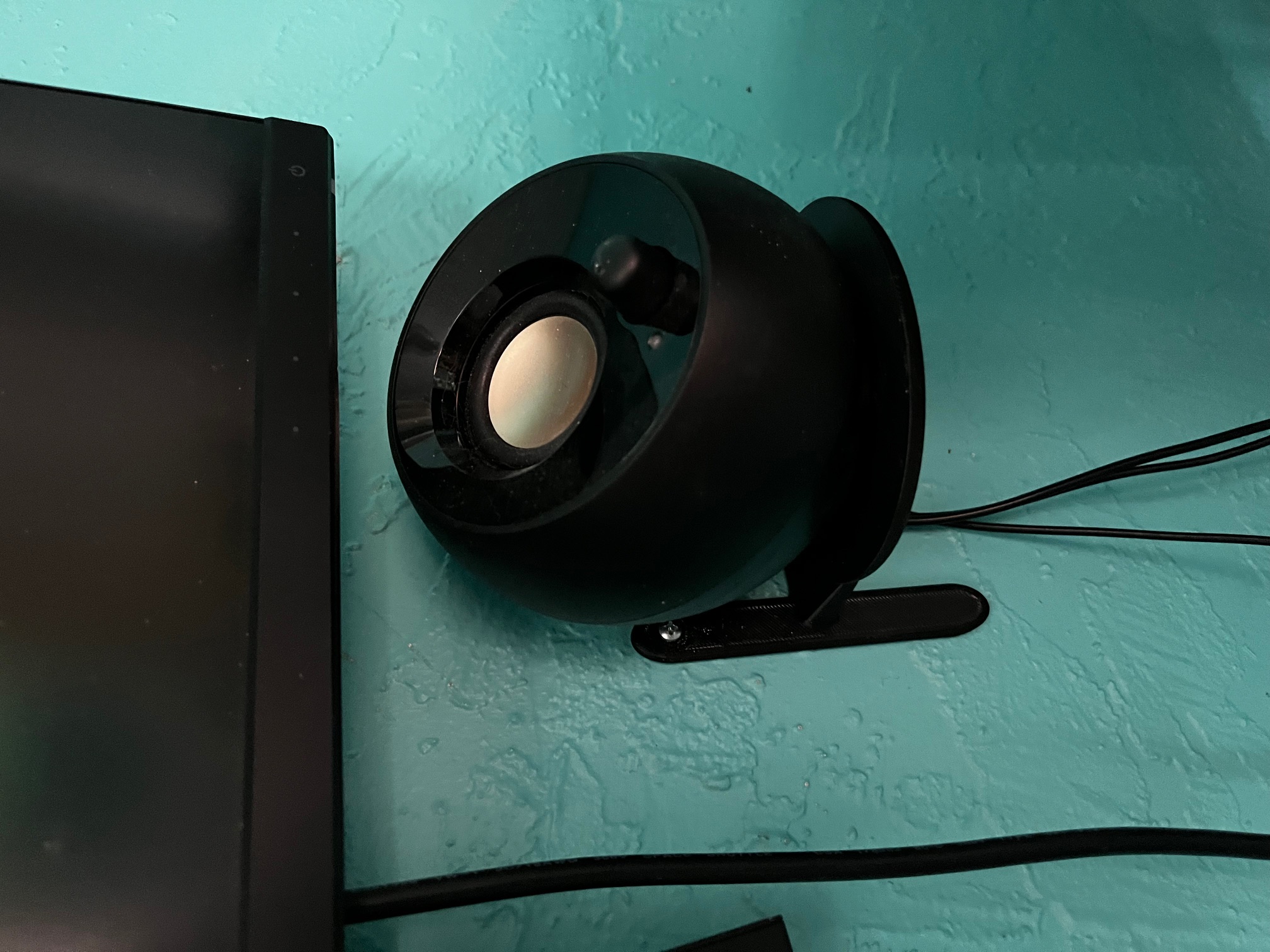 Small speaker shelf