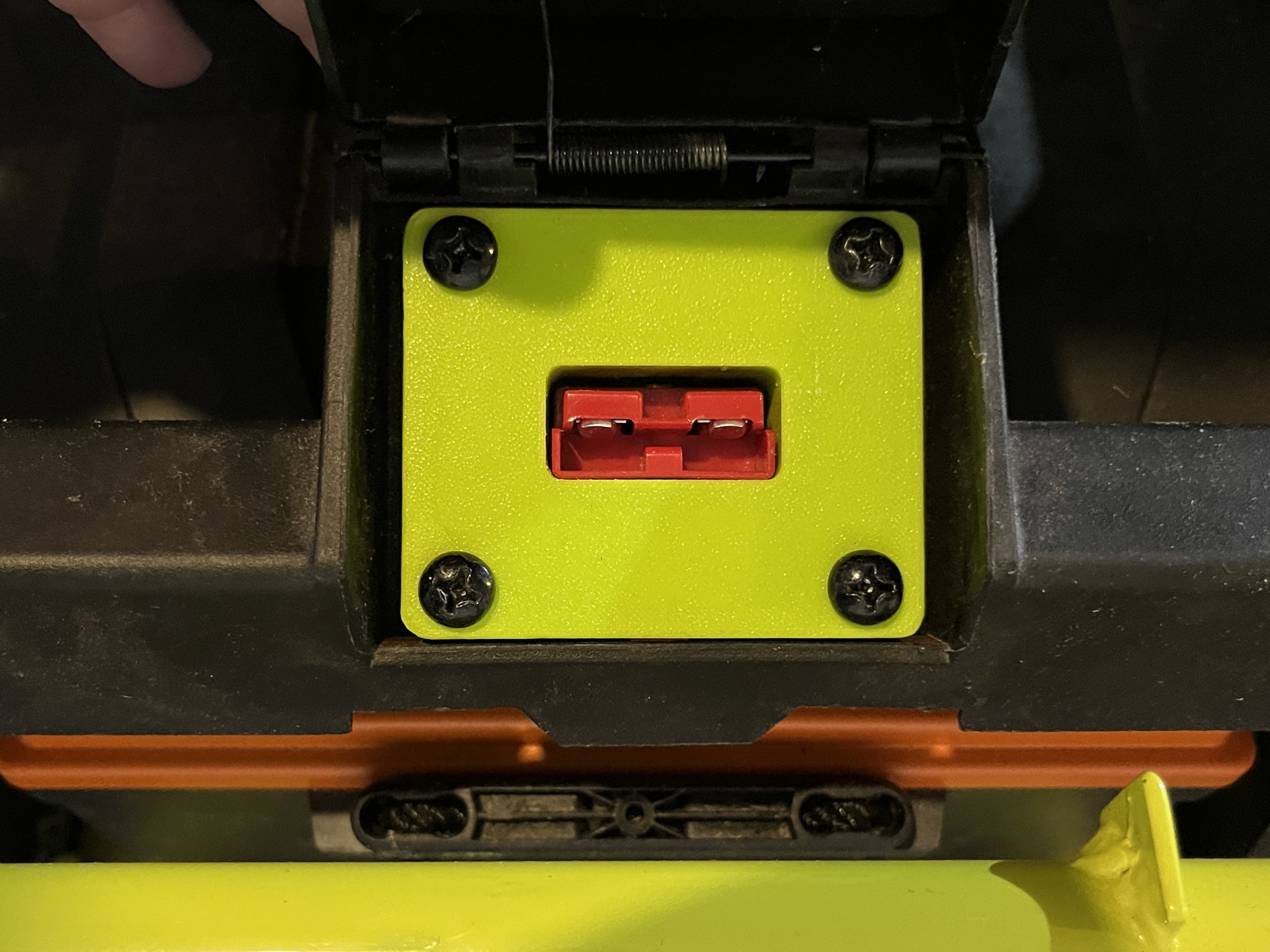 RM300e Charge Port