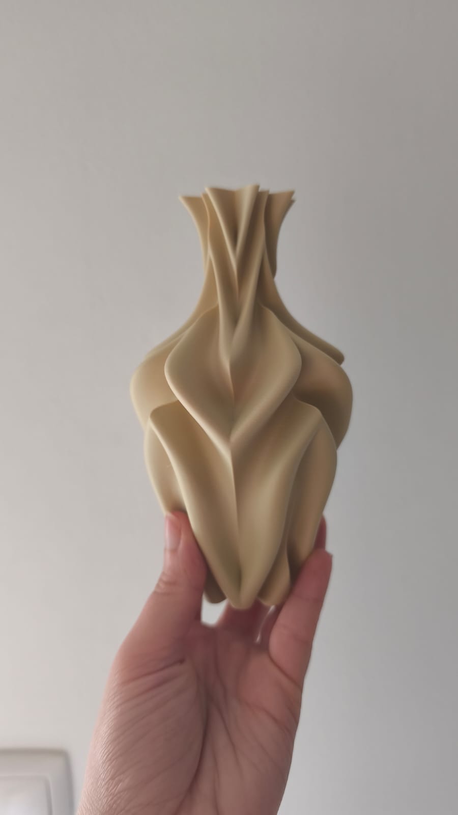 Miniatura 4 do modelo 3D Abstract vase