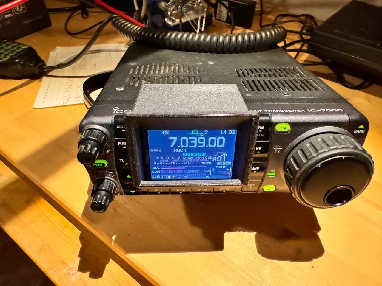 アイコム　IC-7000 Icom IC-7000 display viewfinder / shade by Jouni | Download free