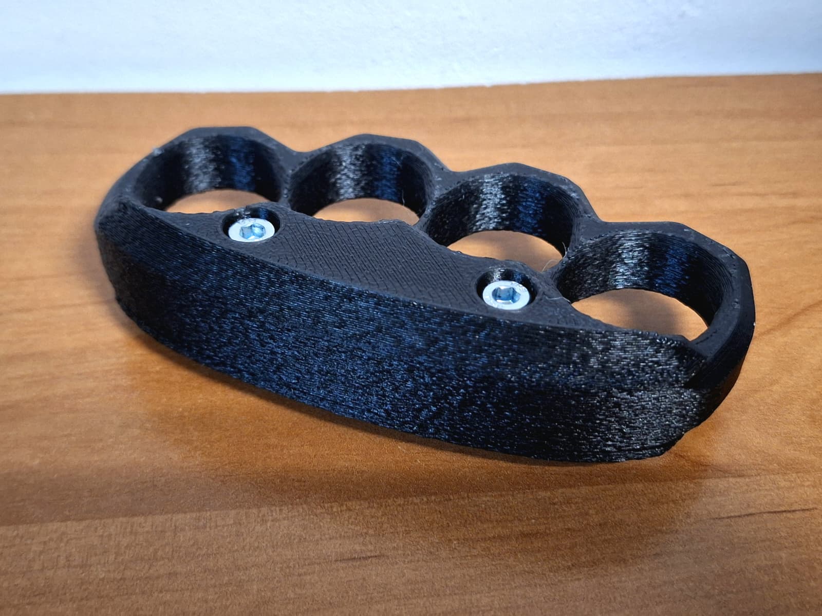Brass knuckle, very durable.   For cracking nuts! — miniatura 2