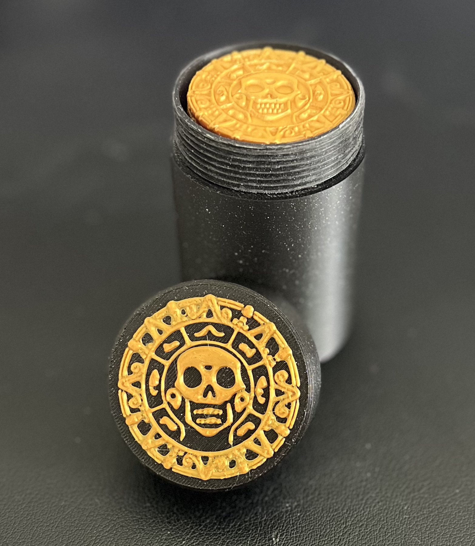 Miniatura 4 do modelo 3D Pirate Coin Container
