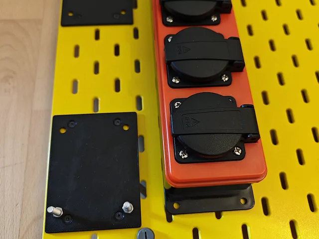 [IKEA SKADIS] Kabelmeister power strip mounting plate