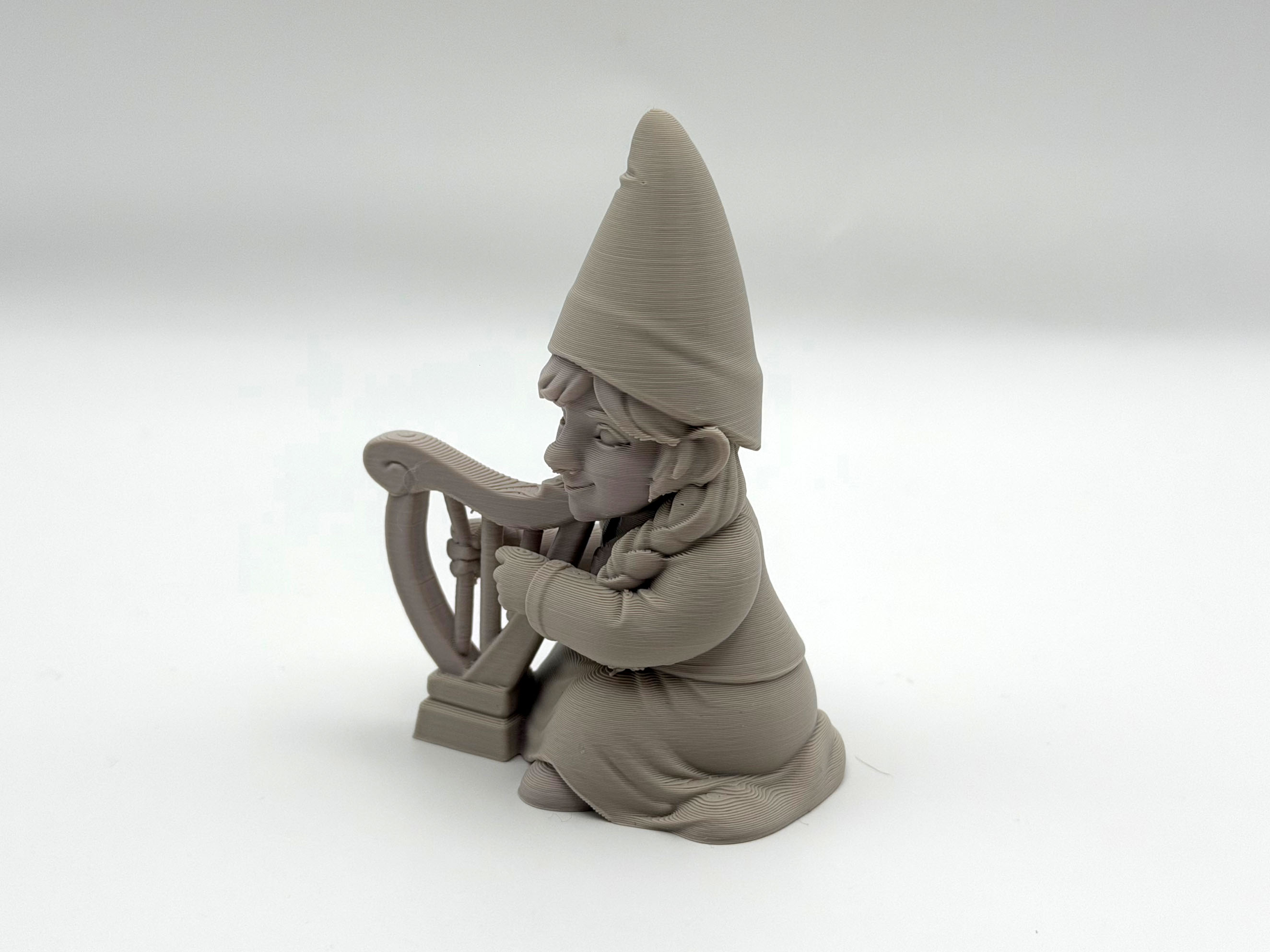 Harp Playing Gnome — thumbnail 2
