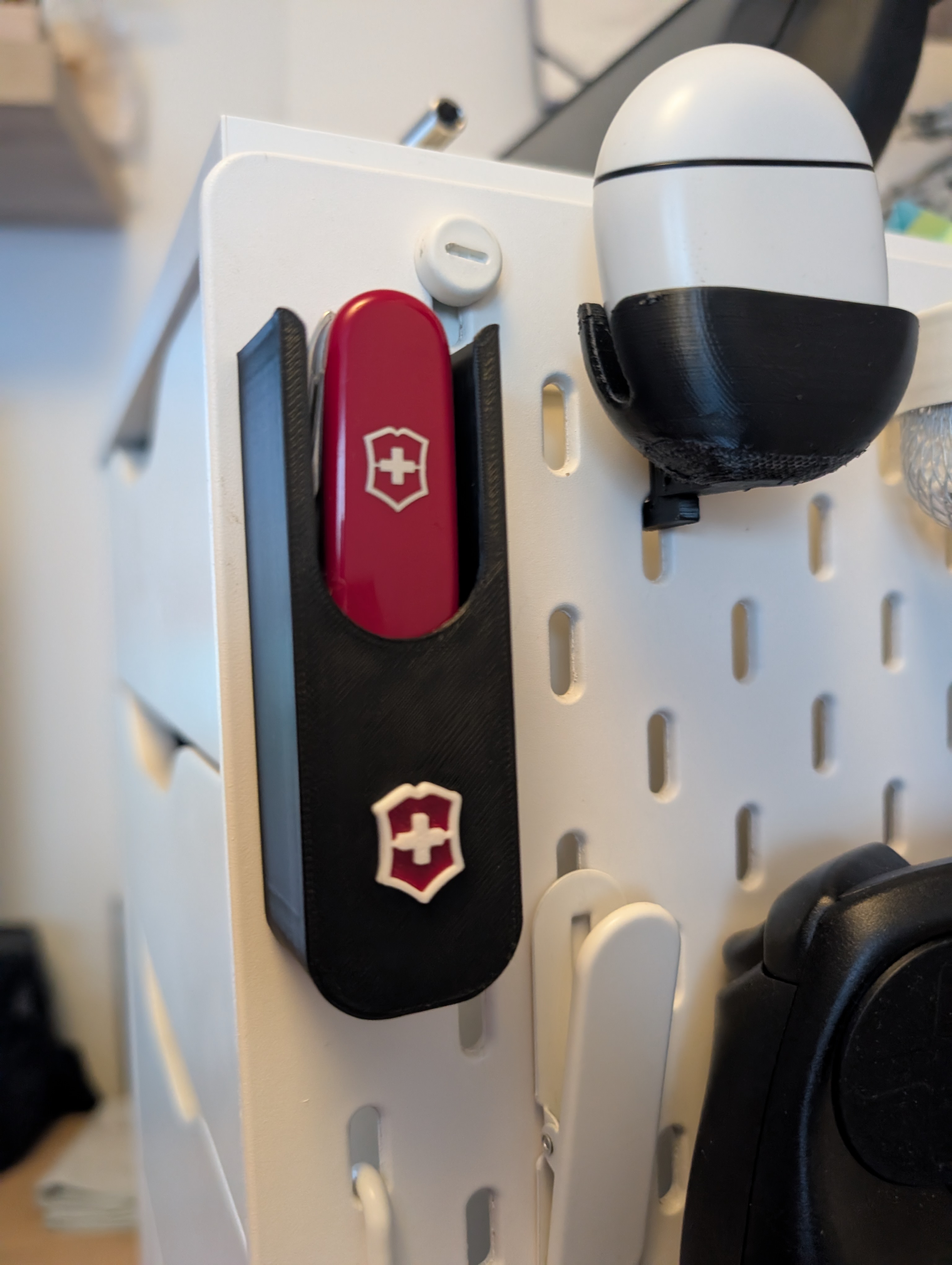 Victorinox holder for IKEA SKADIS