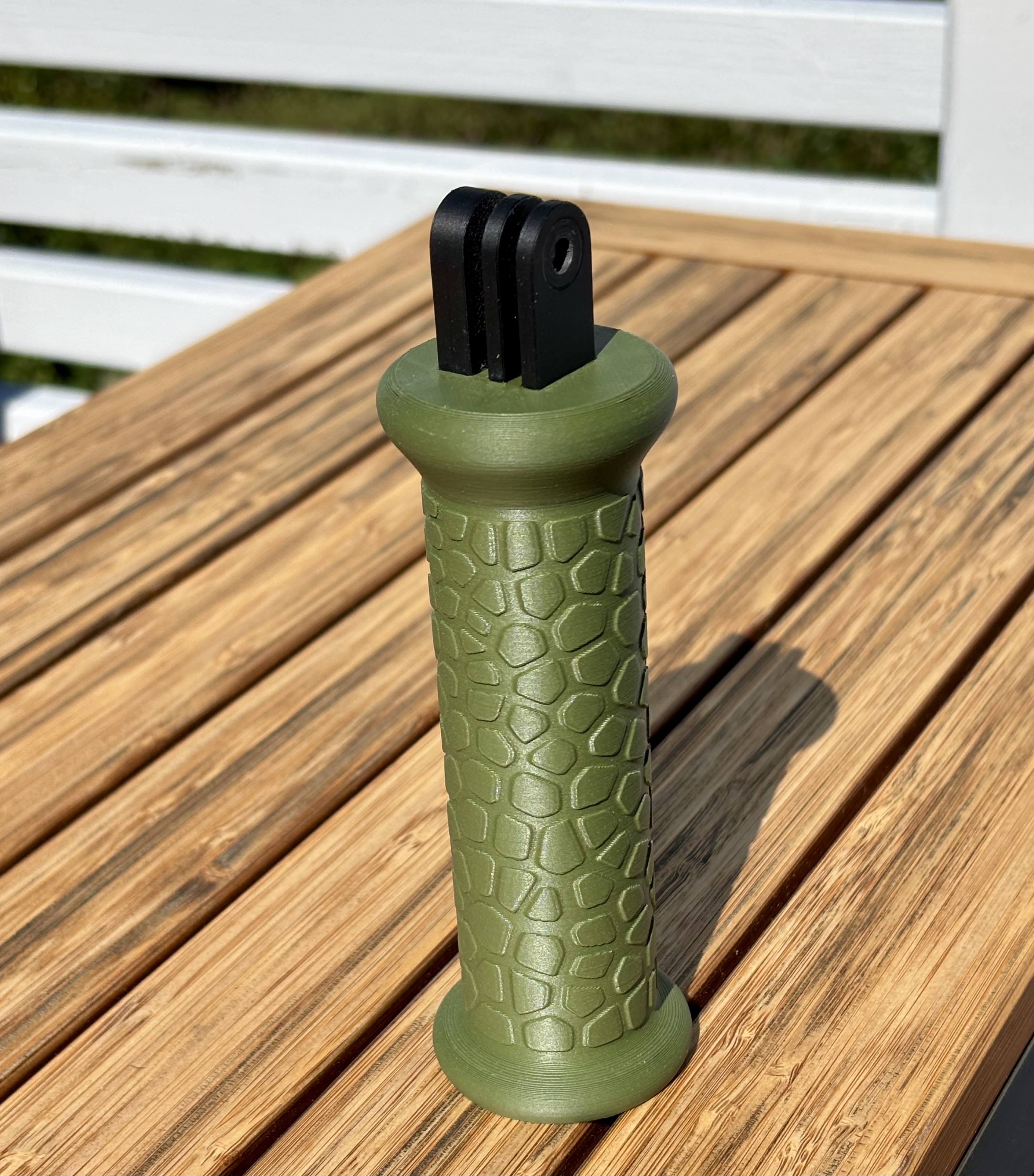 Floating Gopro handle/grip with stronger mount