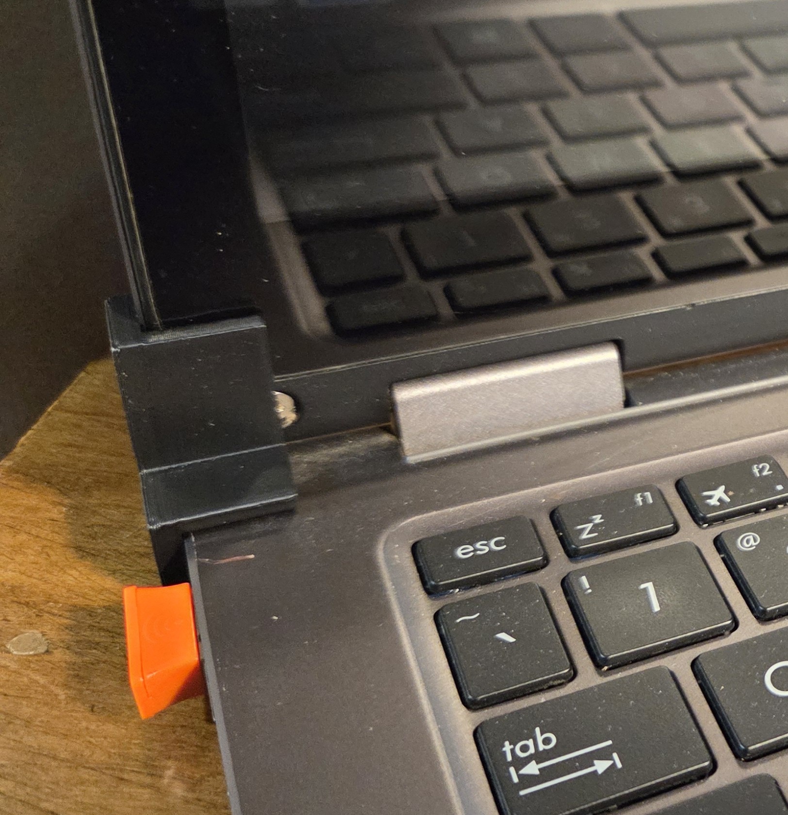 Laptop Screen Support Brackets