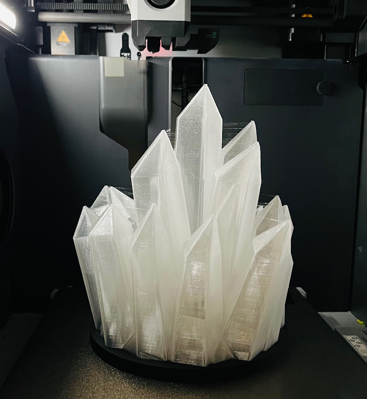 Miniatura 2 do modelo 3D Crystal Cluster Lamp