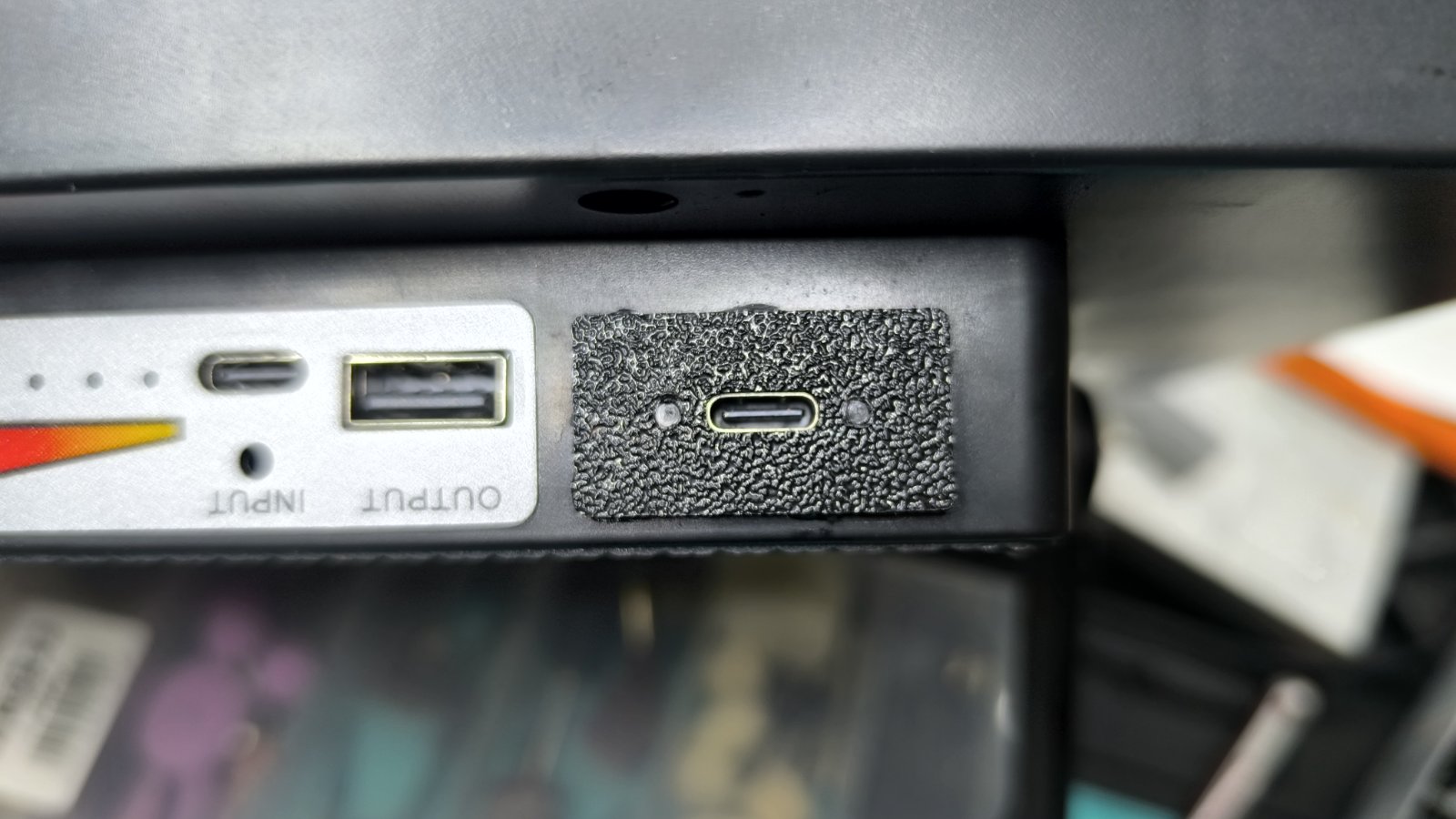 USB-C panel for 2.8A or 3.6A charger