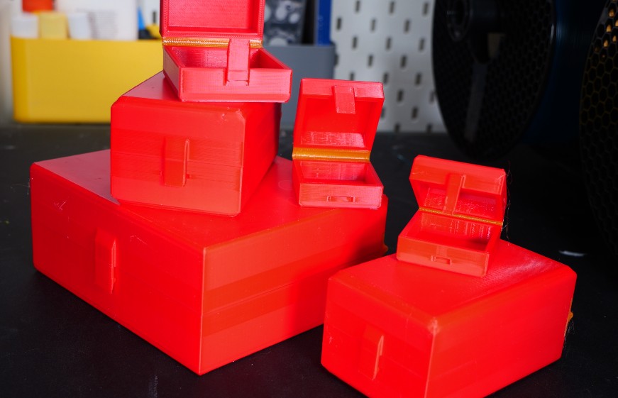 TPU Hinged Box (Multimaterial / Interlocked)