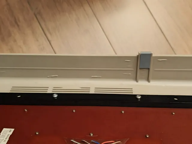 Easy Commoodore 64 "breadbin" back clips