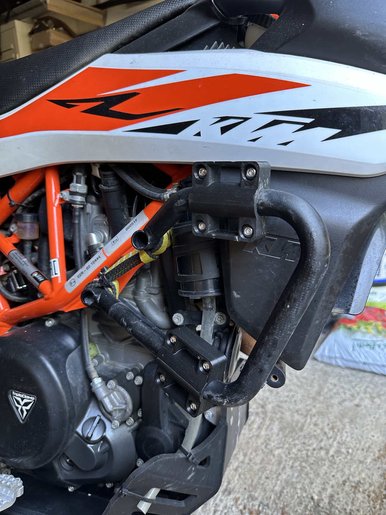 strap/tension belt mount for motorcycle crashbars / Spanngurthalter für Motorrad Sturzbügel