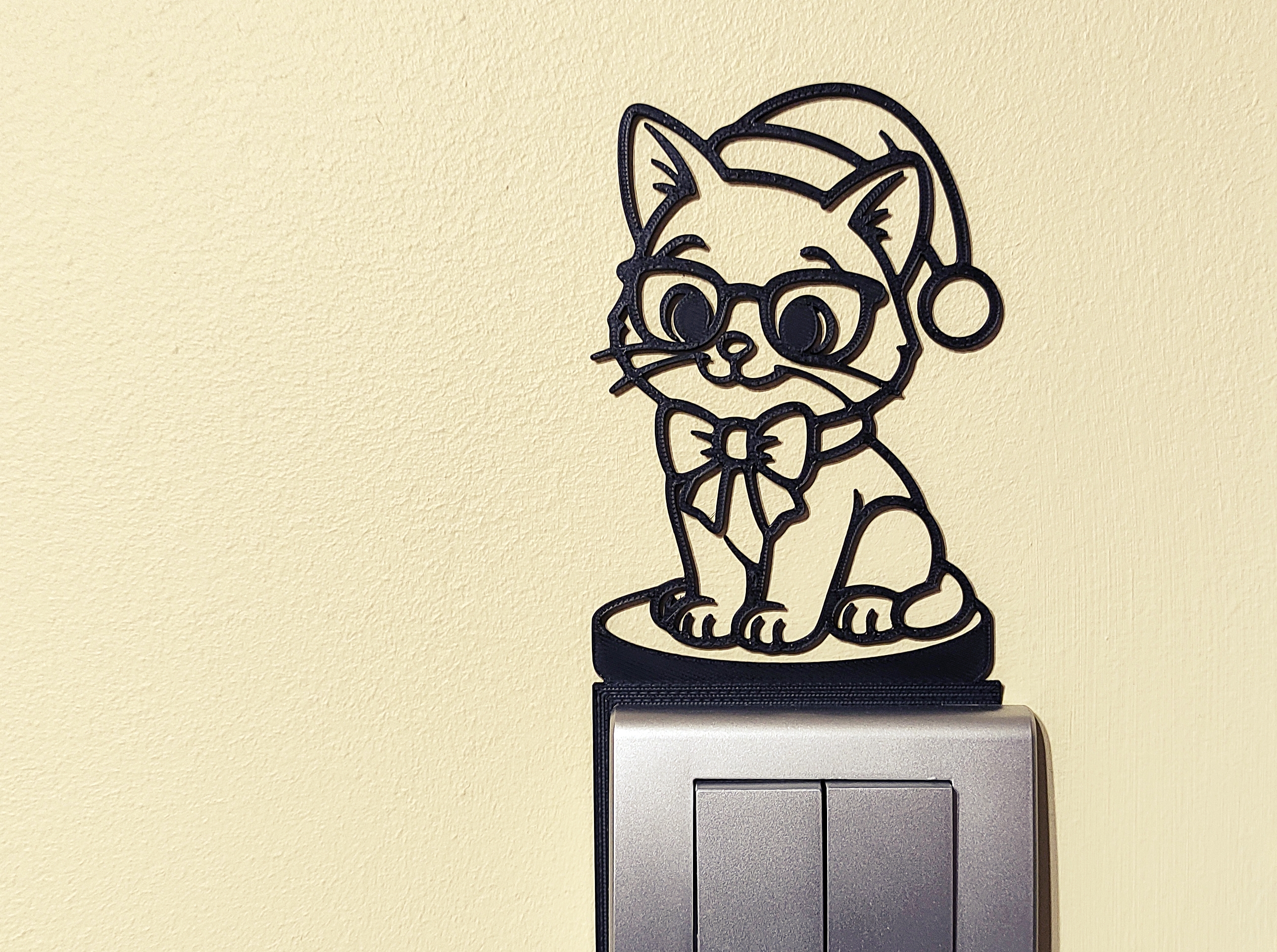 Christmas Kitty with Glasses – wall art