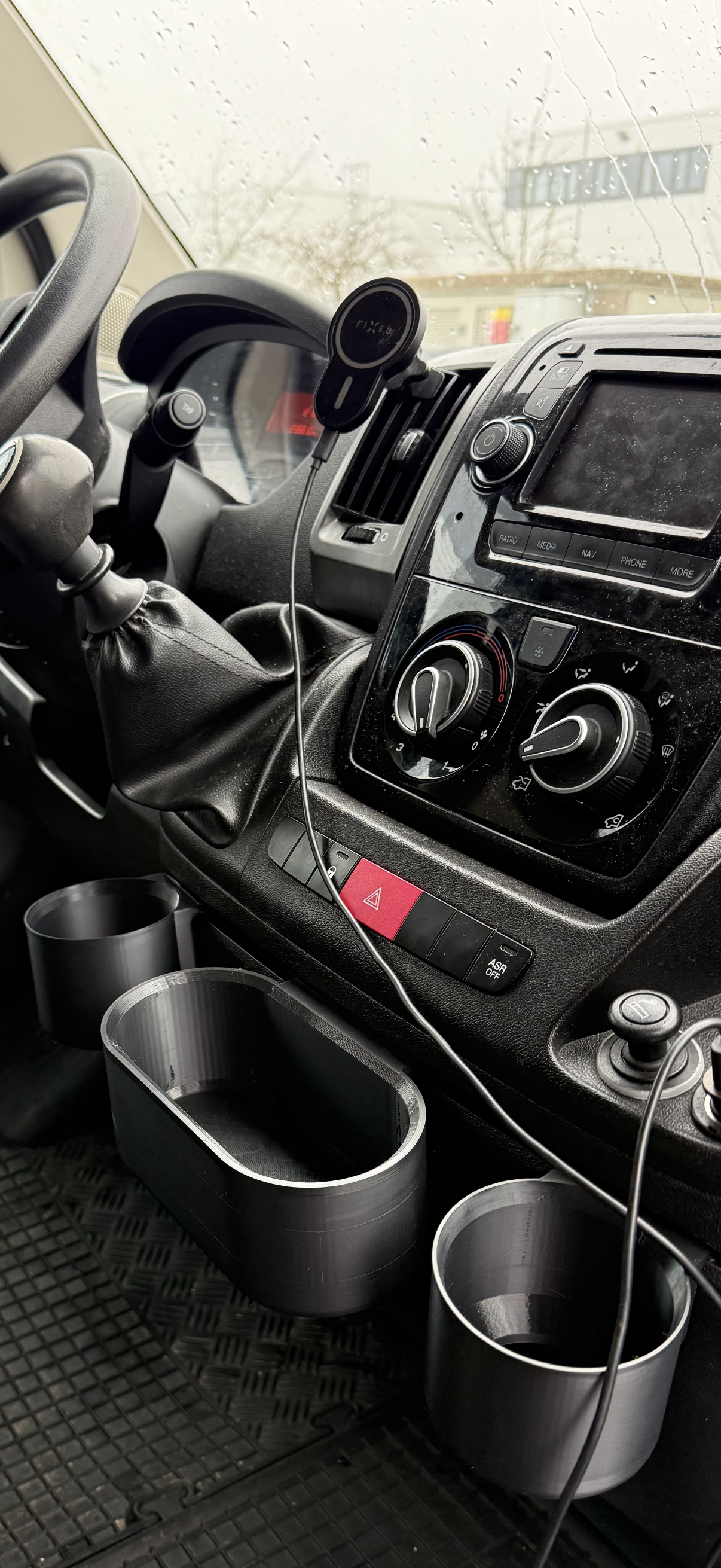 Fiat Ducato - miska do přihrádky mezi sedadly