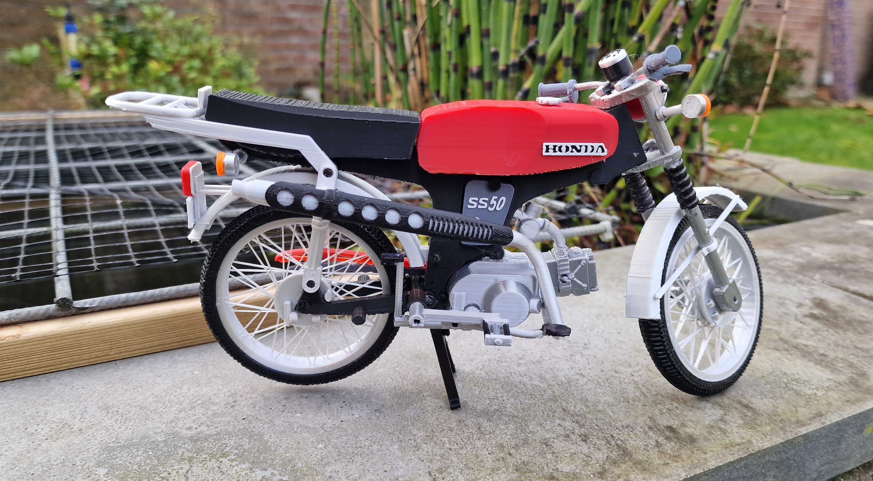 Honda SS50 1974 scale 1:8 Designer Ed van der Heijden