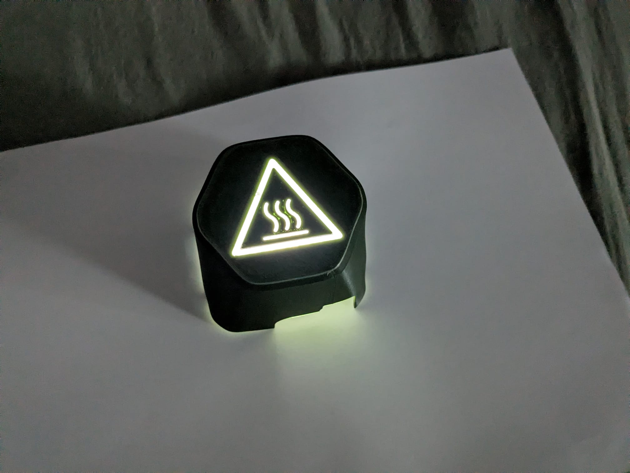 Cooler Master: Elite Liquid - Caution Heat Cover