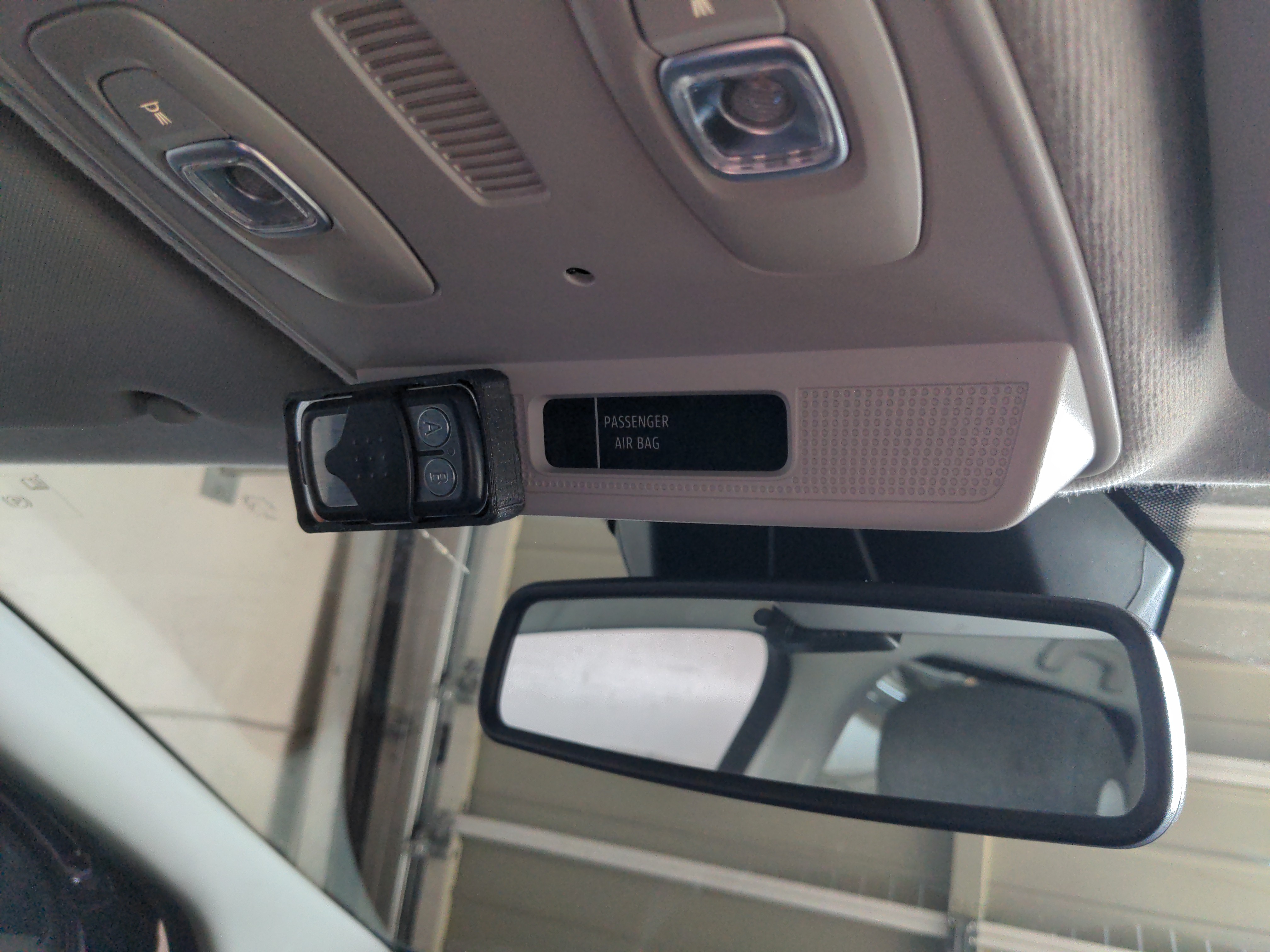 Renault Zoe invisible magnetic holder