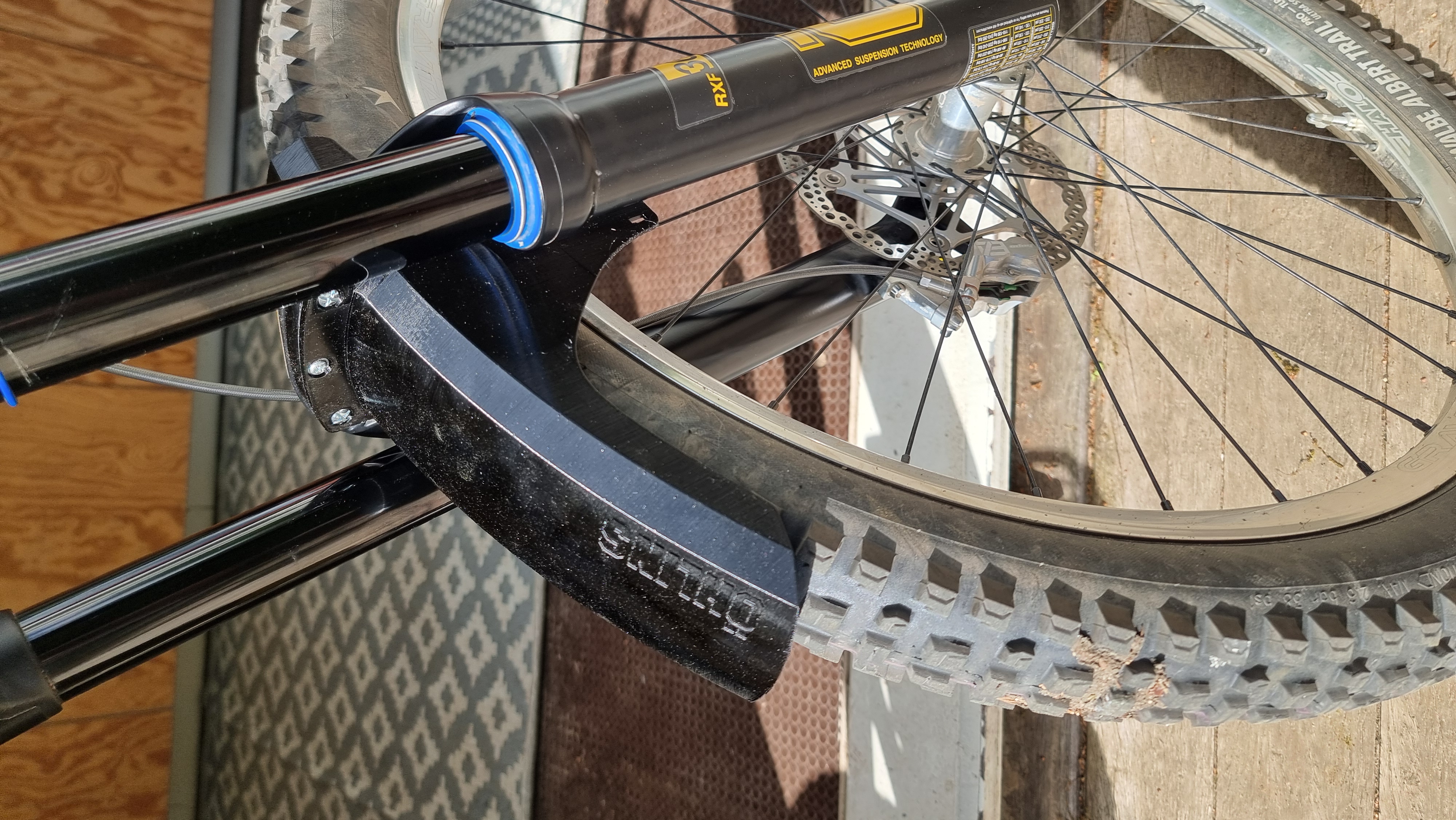 Öhlins RXF36 mudguard