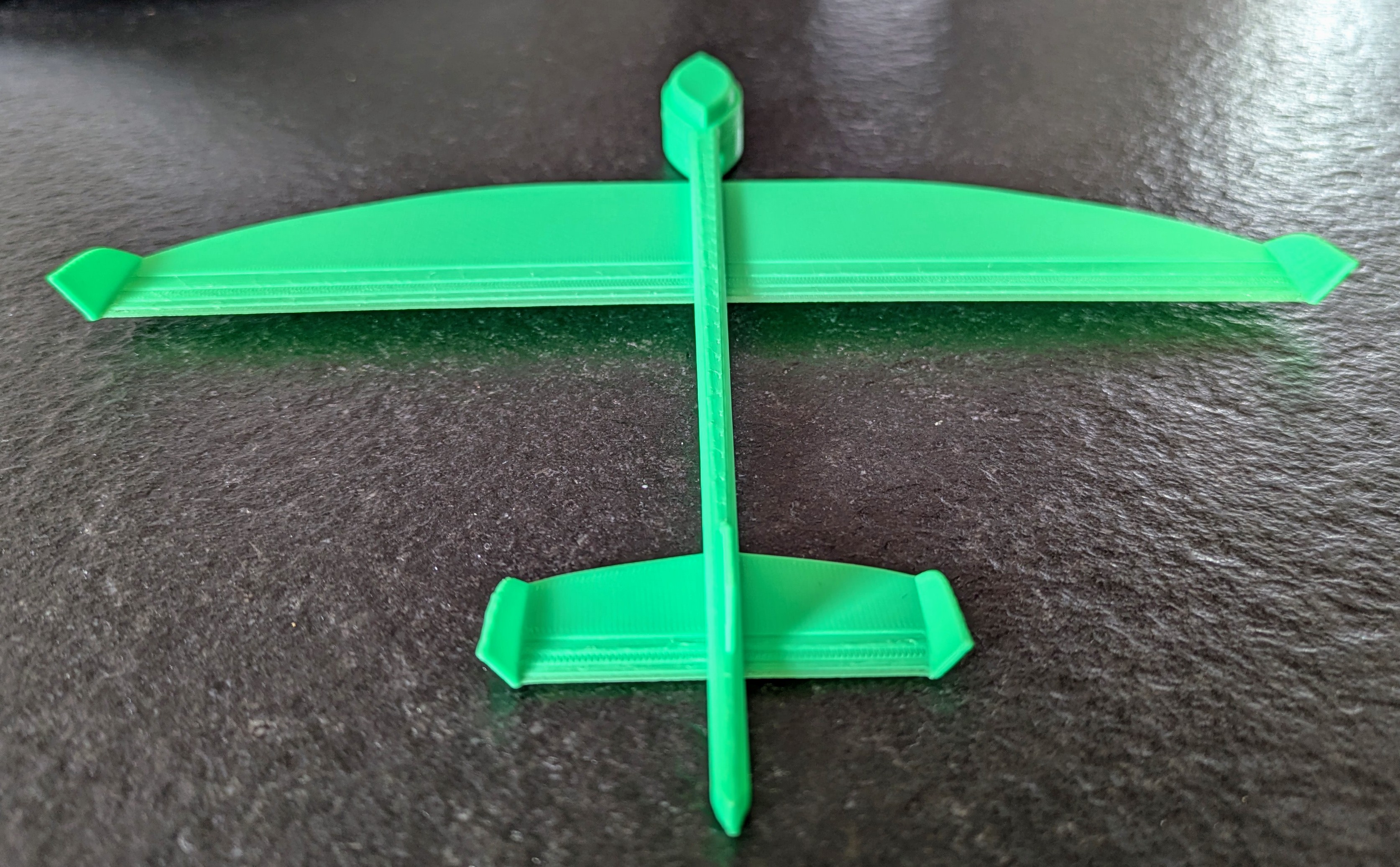 Gummiband-Gleiter — miniatura 5
