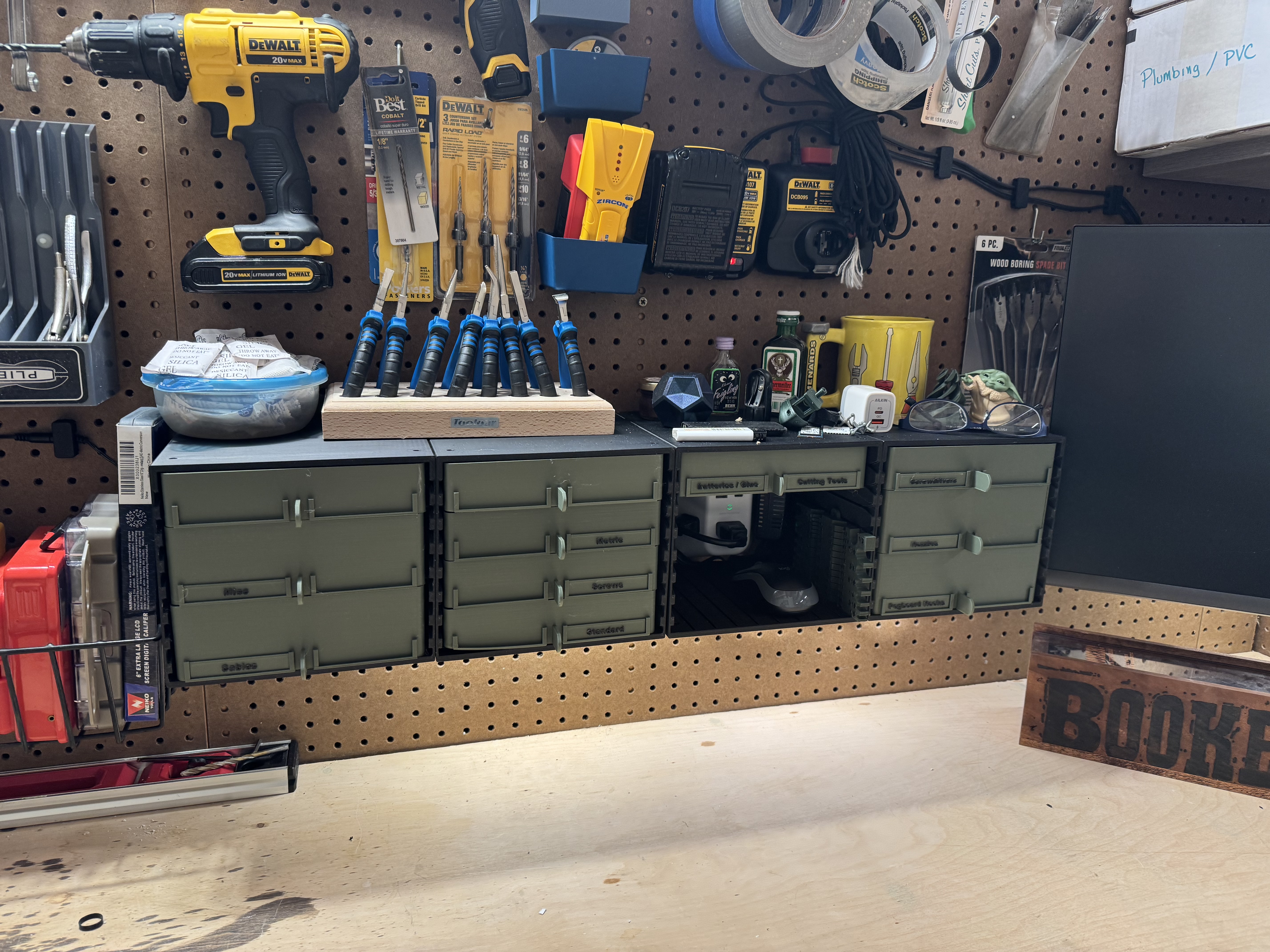 Ultimate Drawer System XL Pegboard Adapter 3D model thumbnail