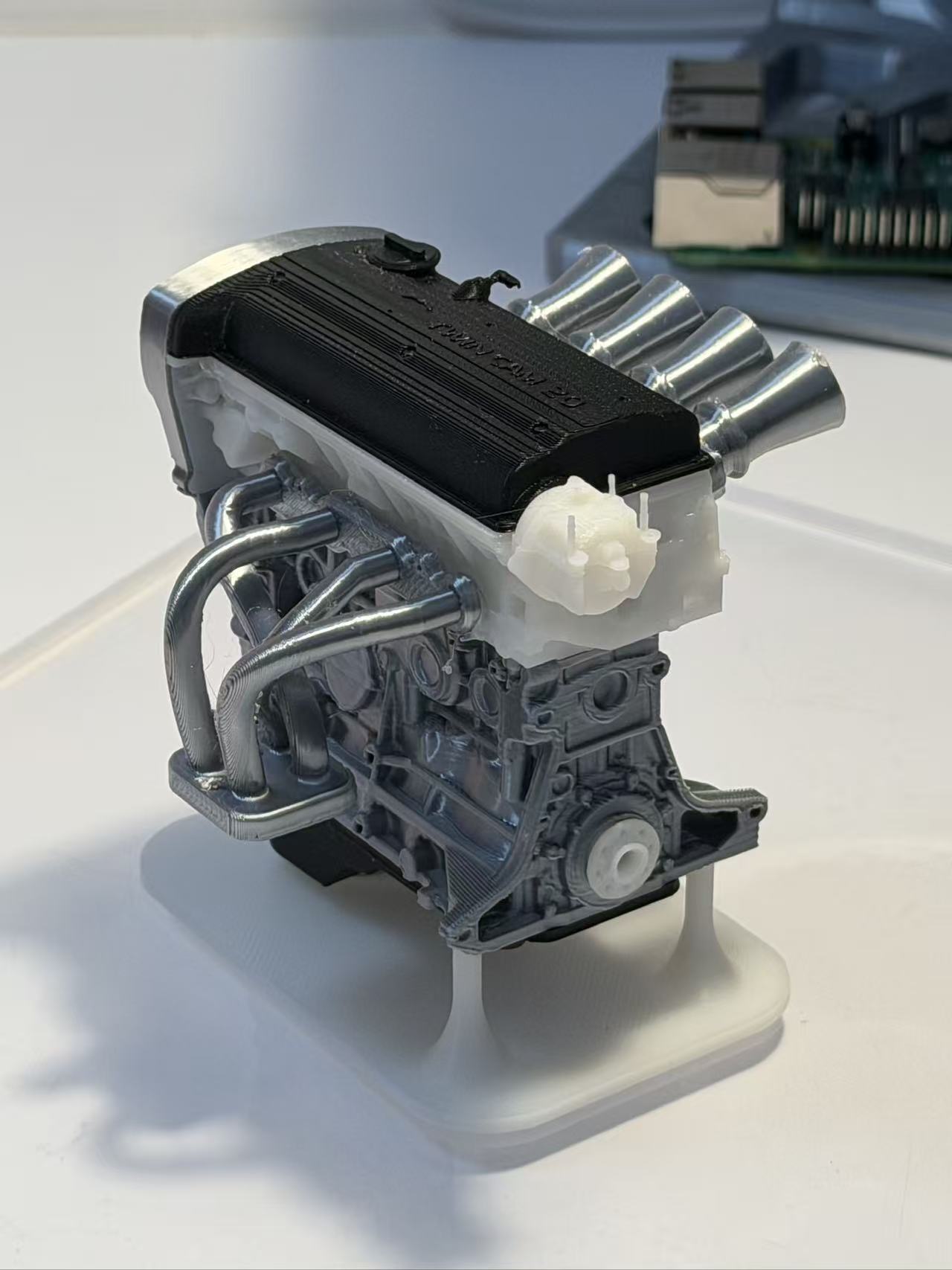 4A-GE 20V Inline-4 Engine Miniature — miniatura 2