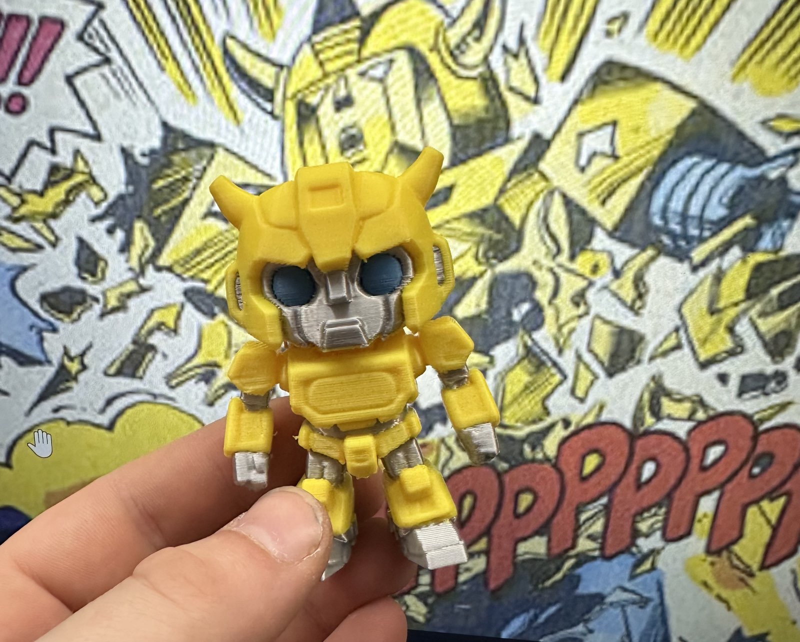 Transformers bumblebe Deskbuddy
