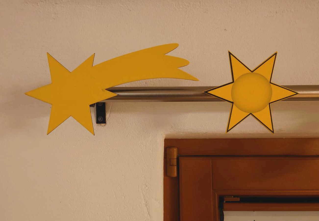 Curtain rod decoration for Christmas