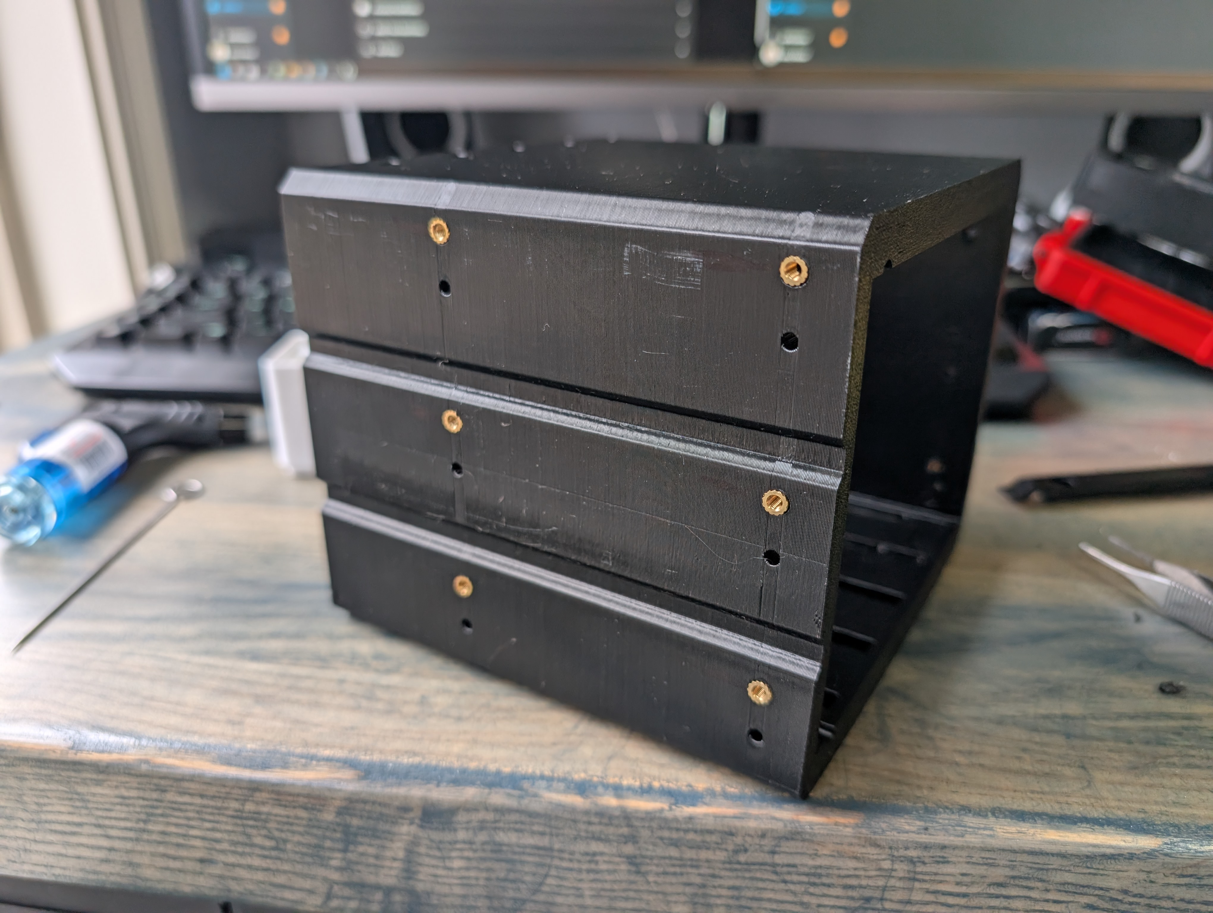 3 x 5.25in bay to five 3.5in hard drives cage