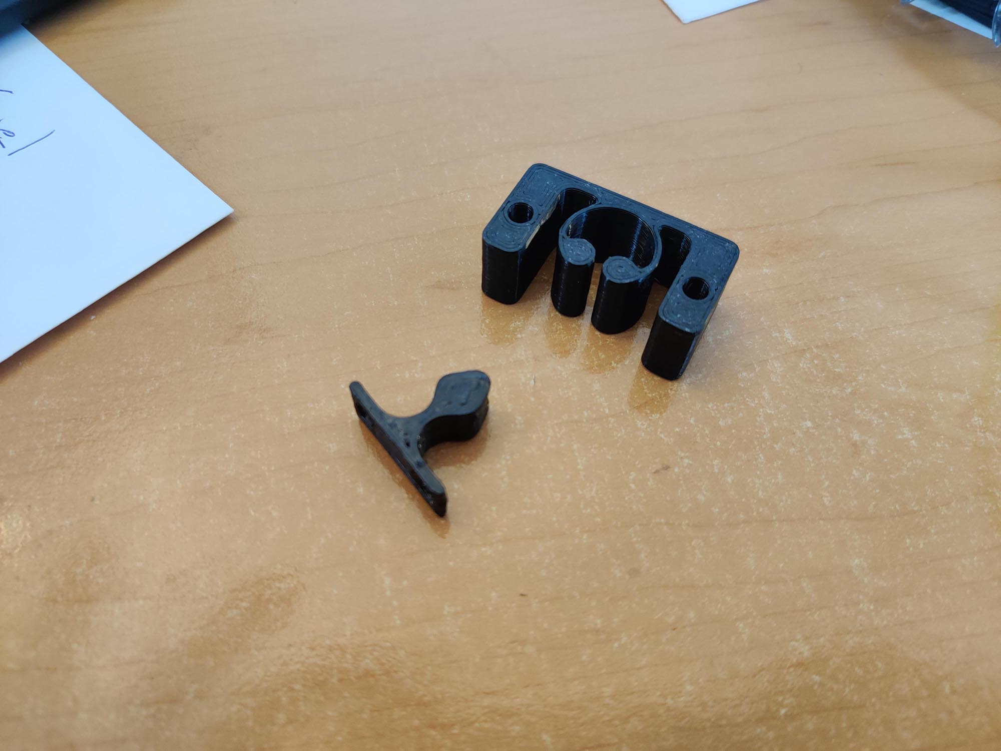 Door Catch for 2020 Extrusion