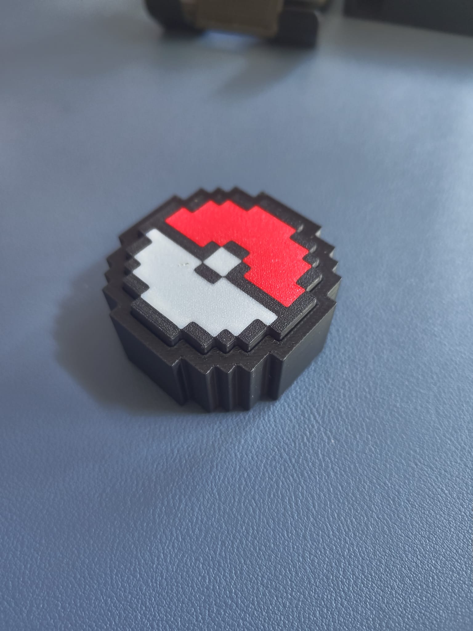 PixelArt Pokeball clicky fidget 3D model