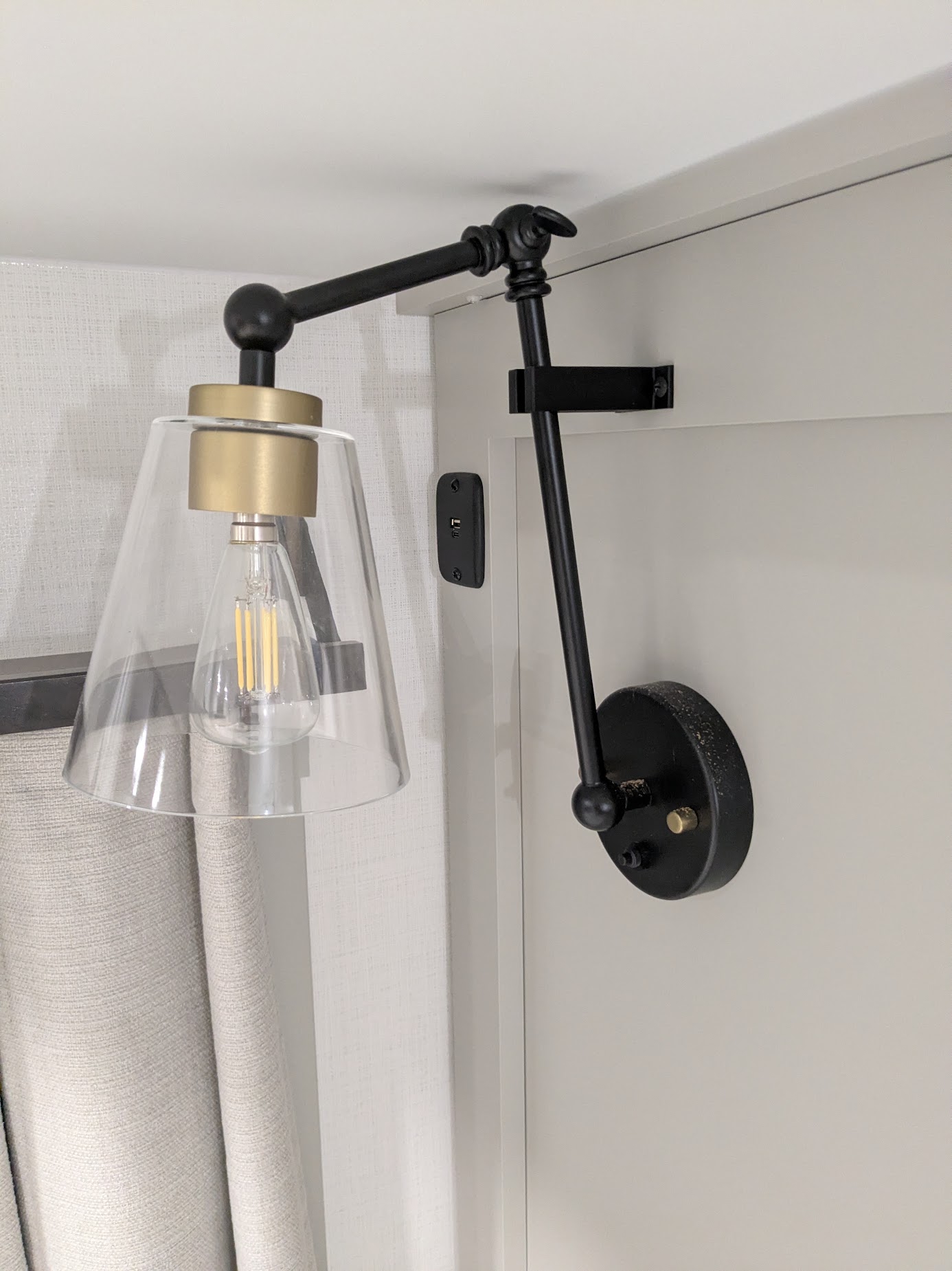 Bed Lamp Bracket for Brinkley RV