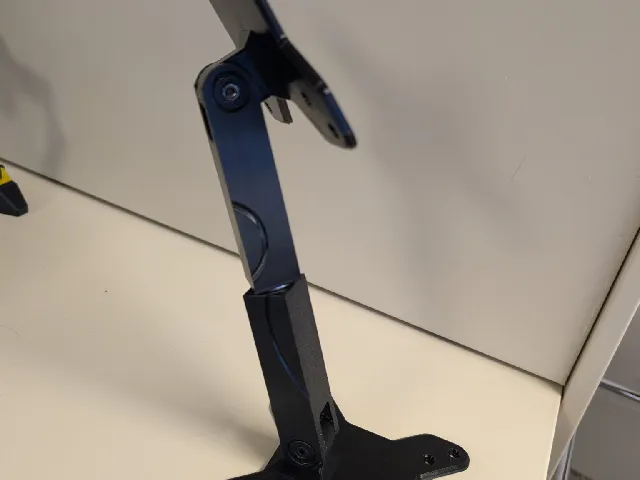 VESA to VESA Monitor Mount