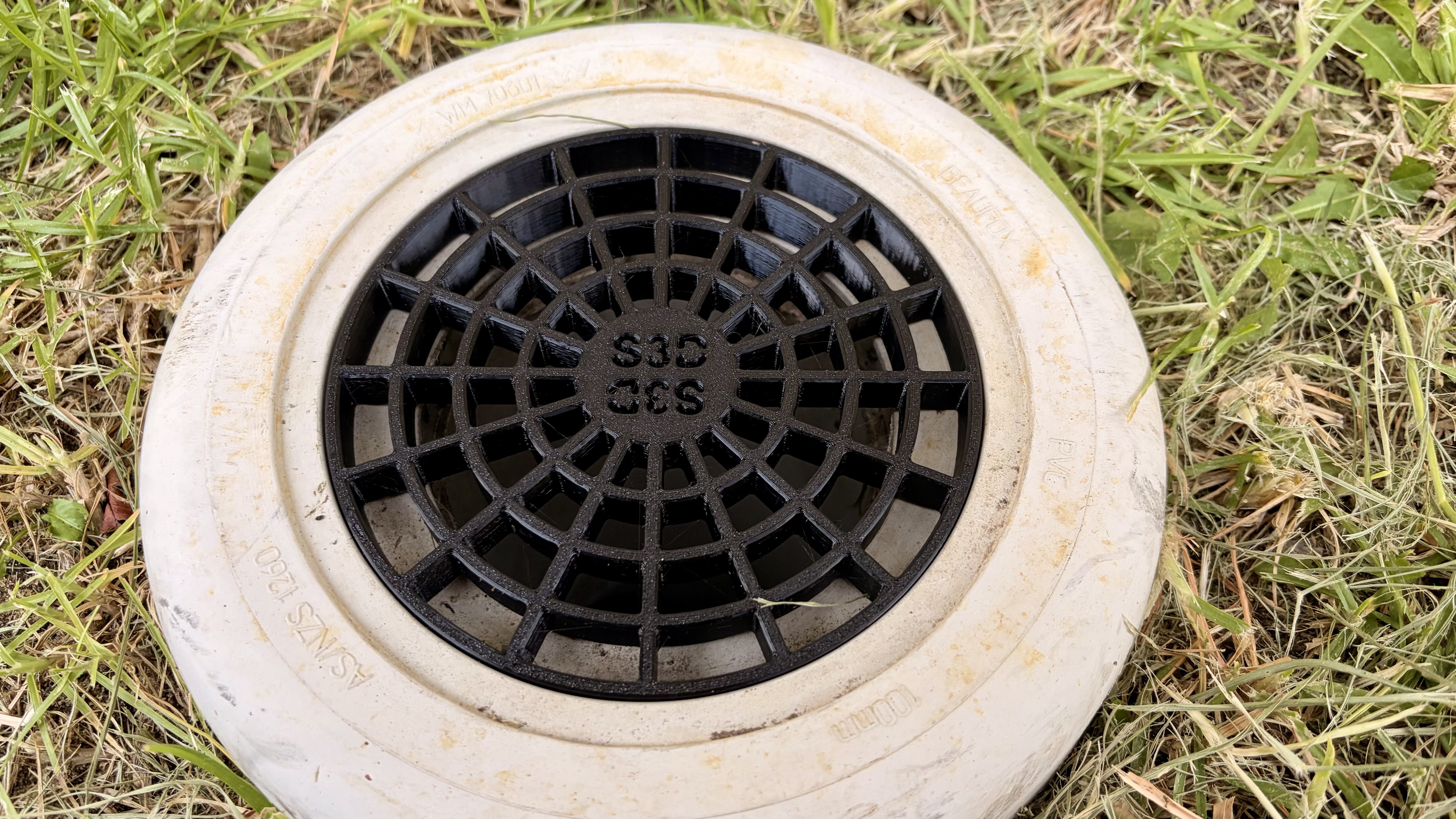 S3D Overflow relief gully drainage grate 3D model