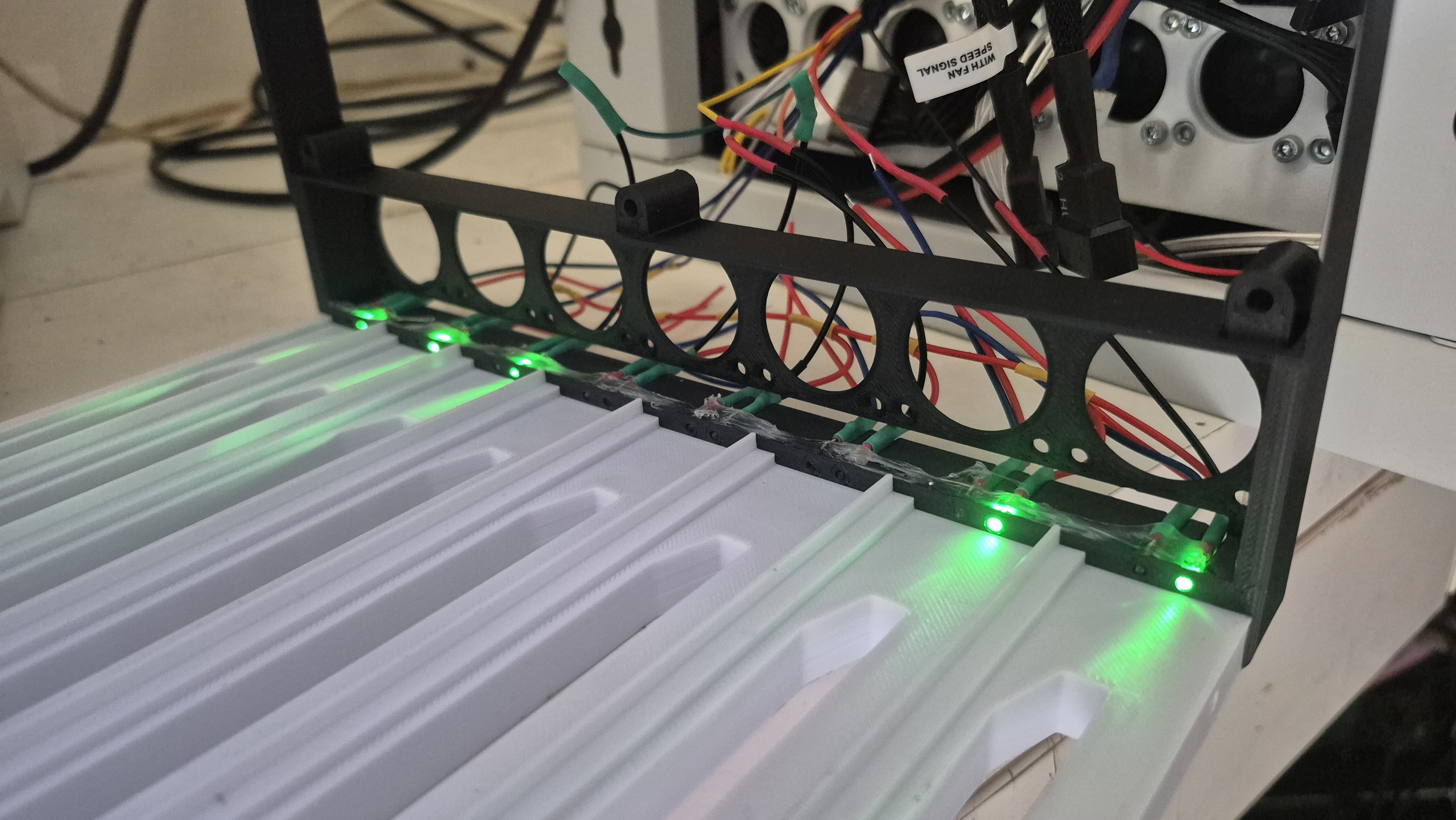 10" Mini Rack NAS 8× HDD Holder with Drive Activity LEDs