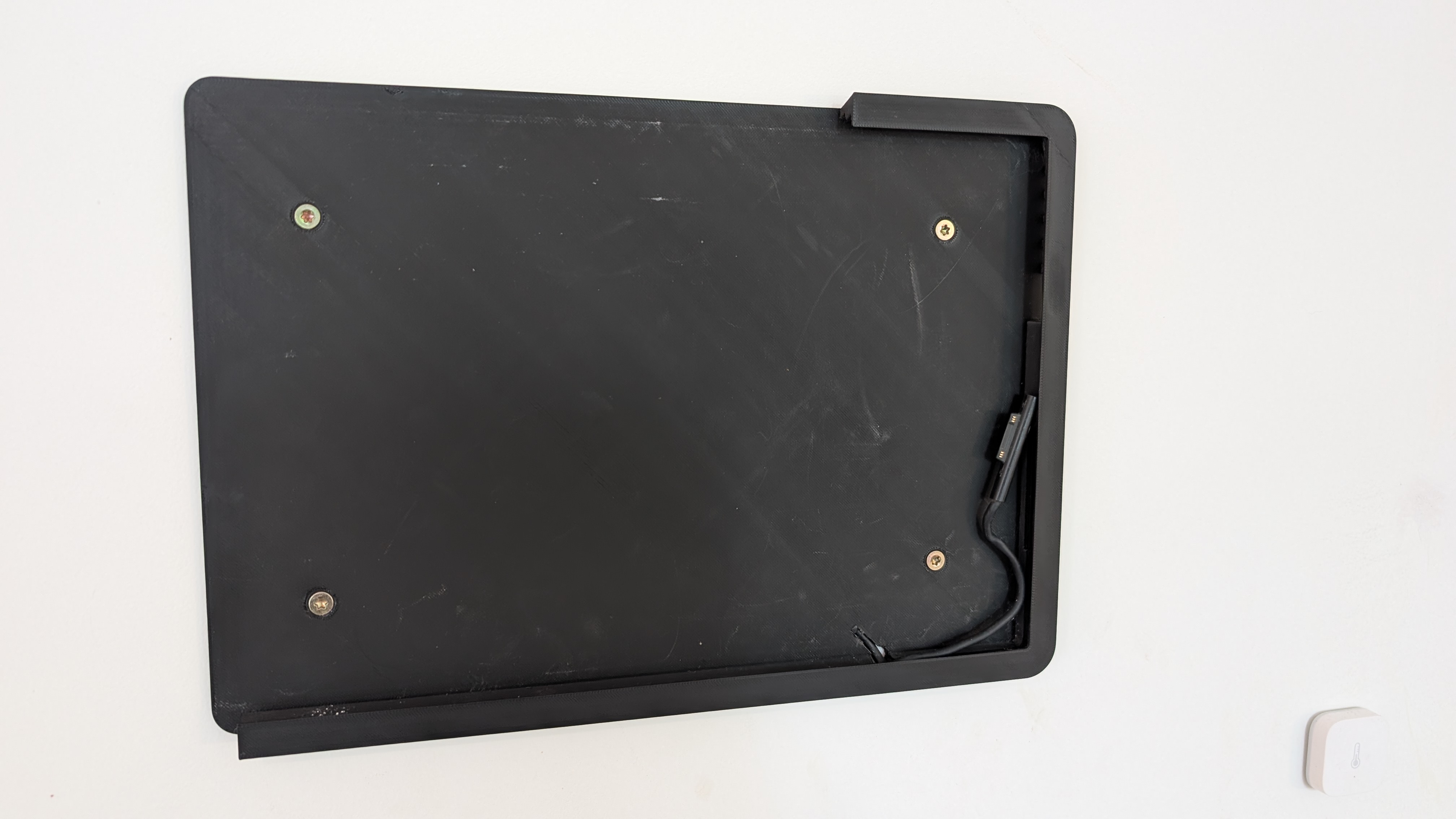 Miniatura 2 do modelo 3D Surface 3 pro wall mount