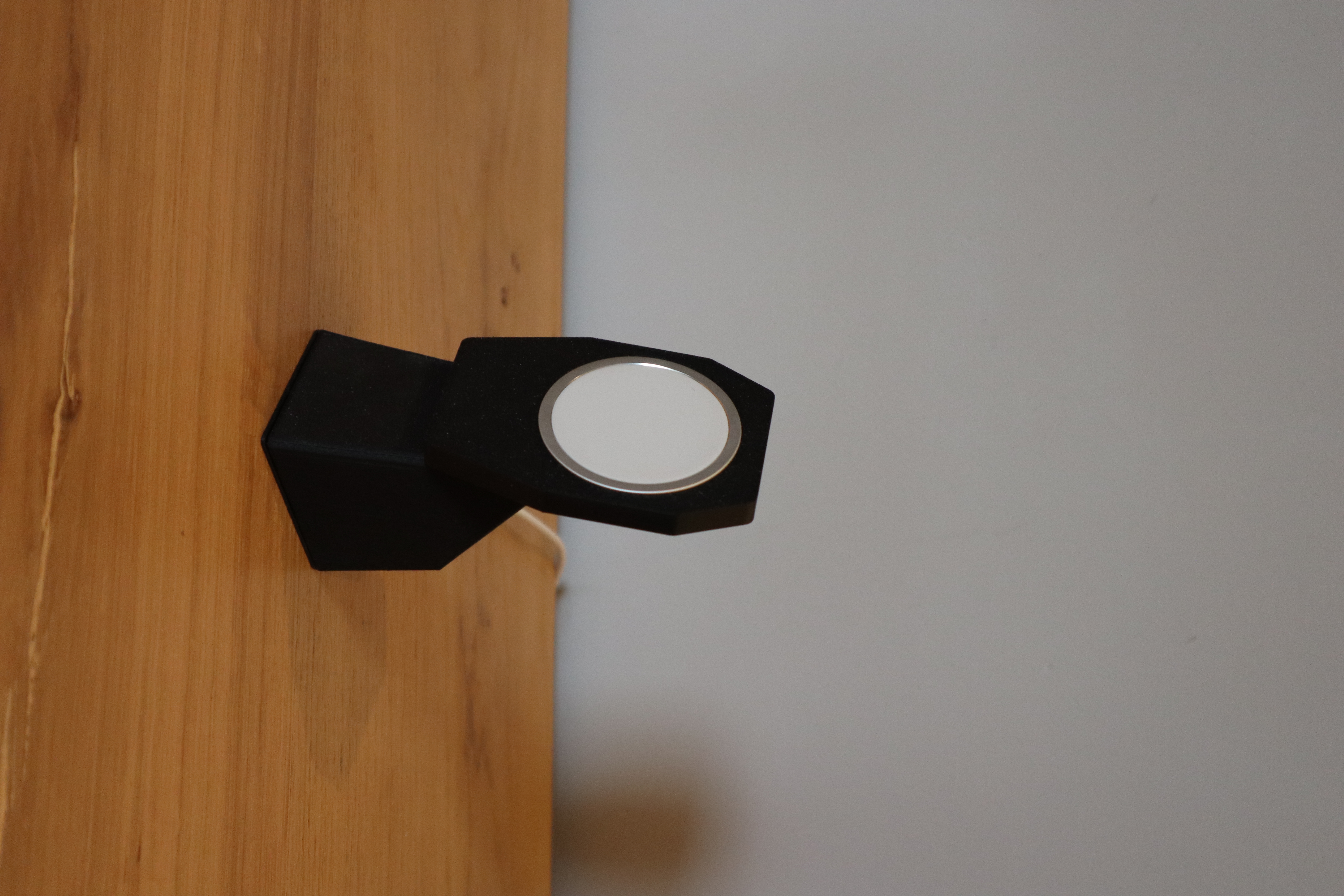 Minimalist MagSafe Iphone Charger Stand