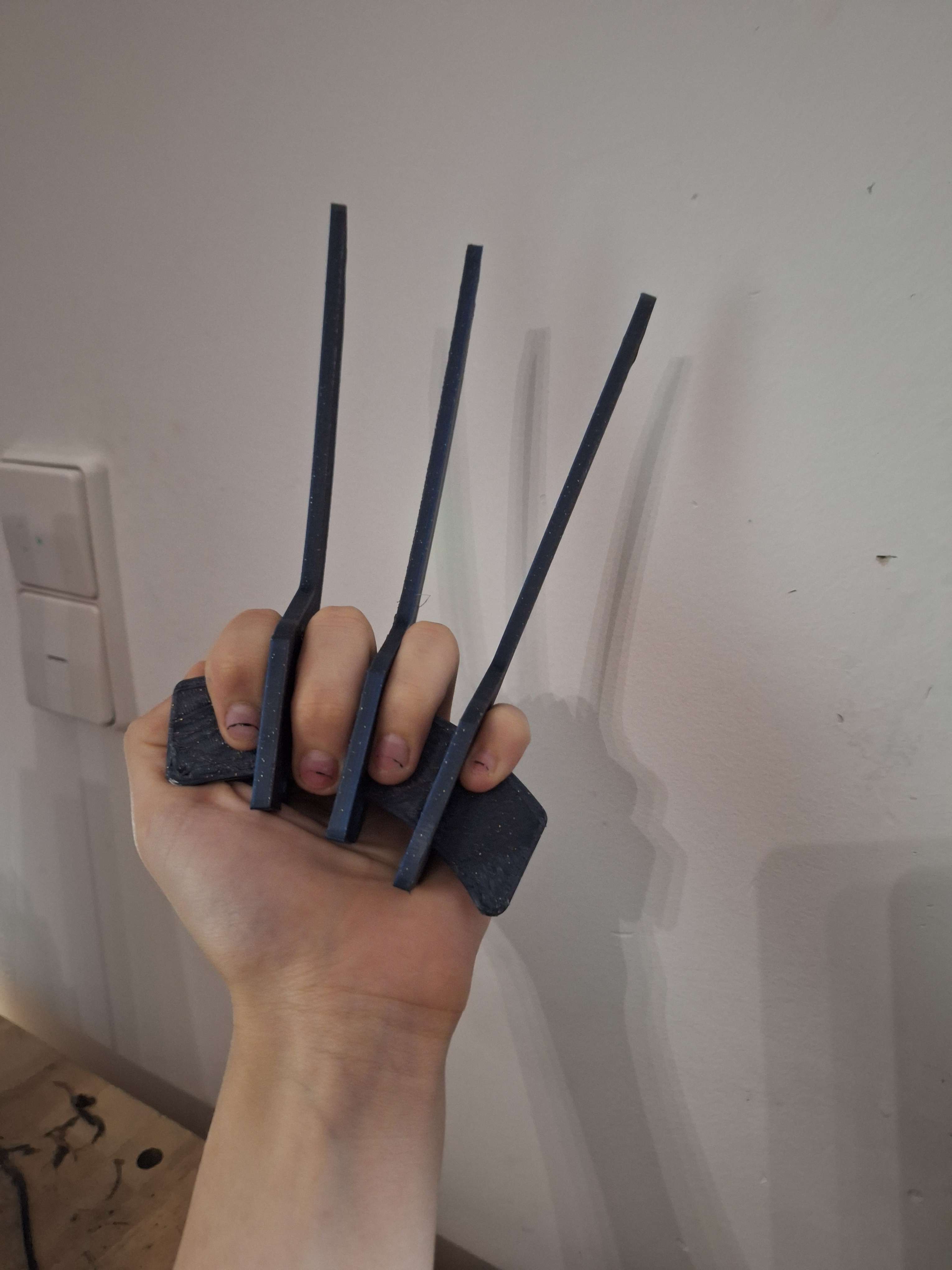 Claws — thumbnail 3