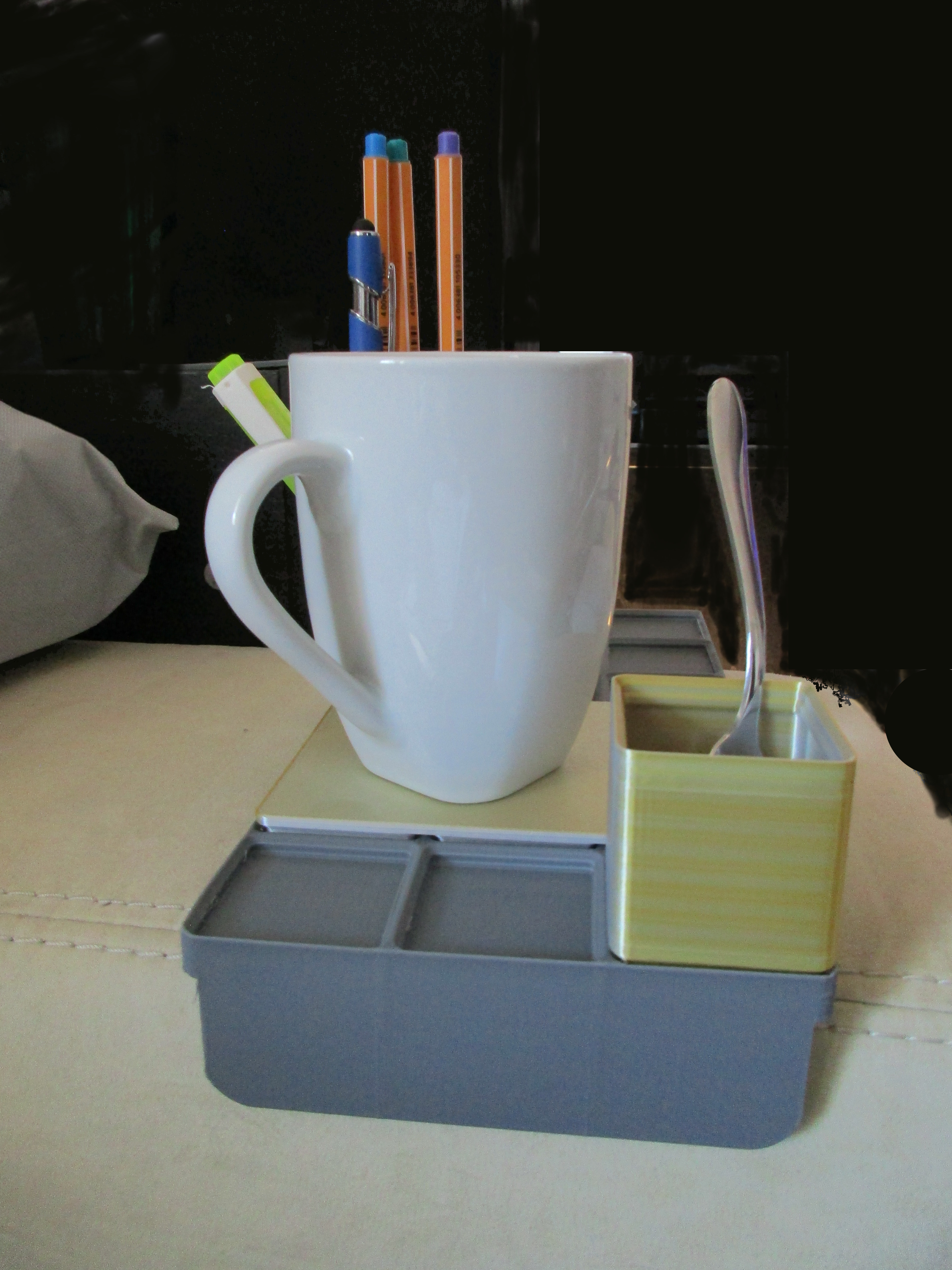 Gridfinity Armrest Table - make it your own :-) 3D model