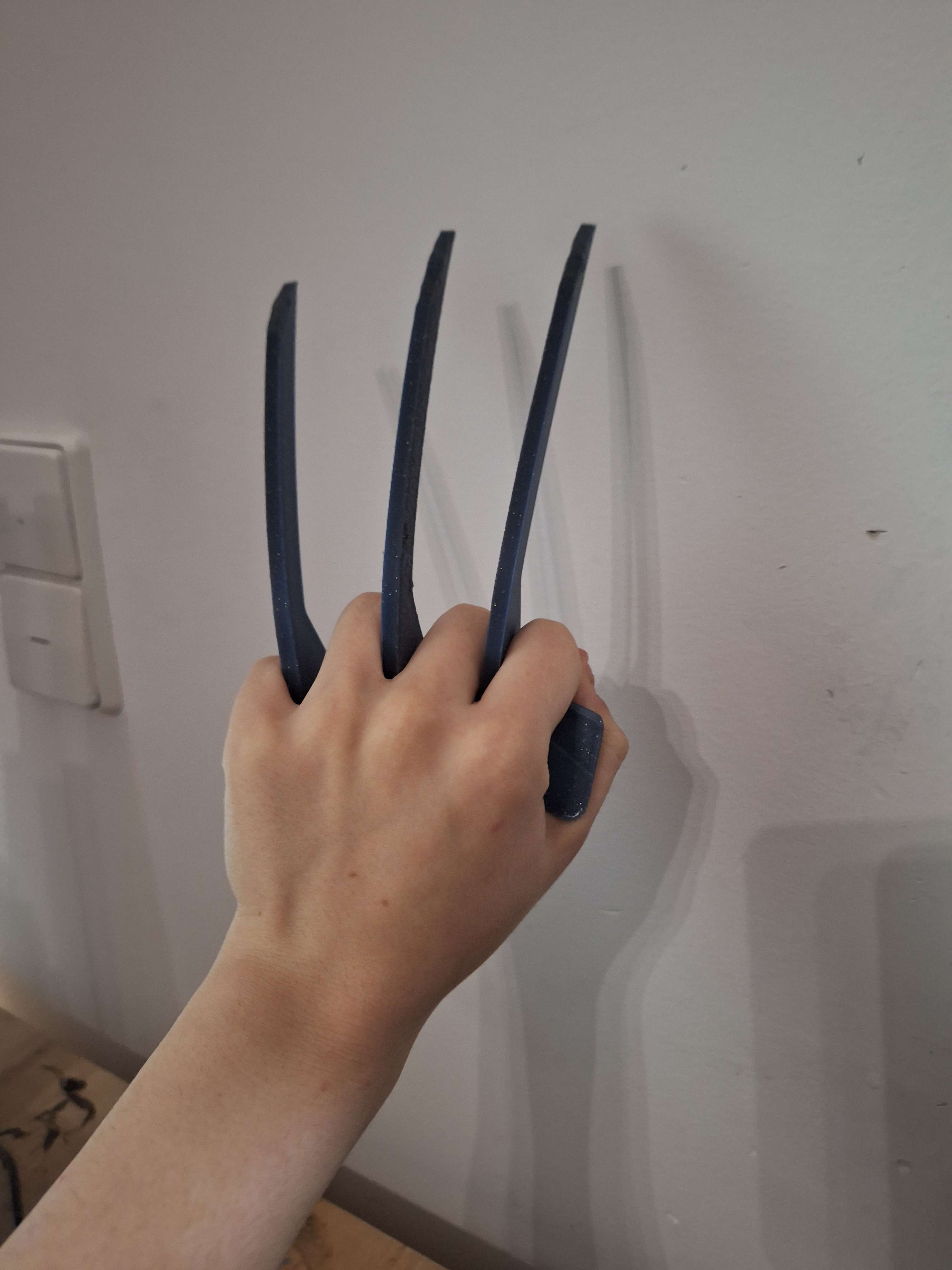 Claws — thumbnail 2