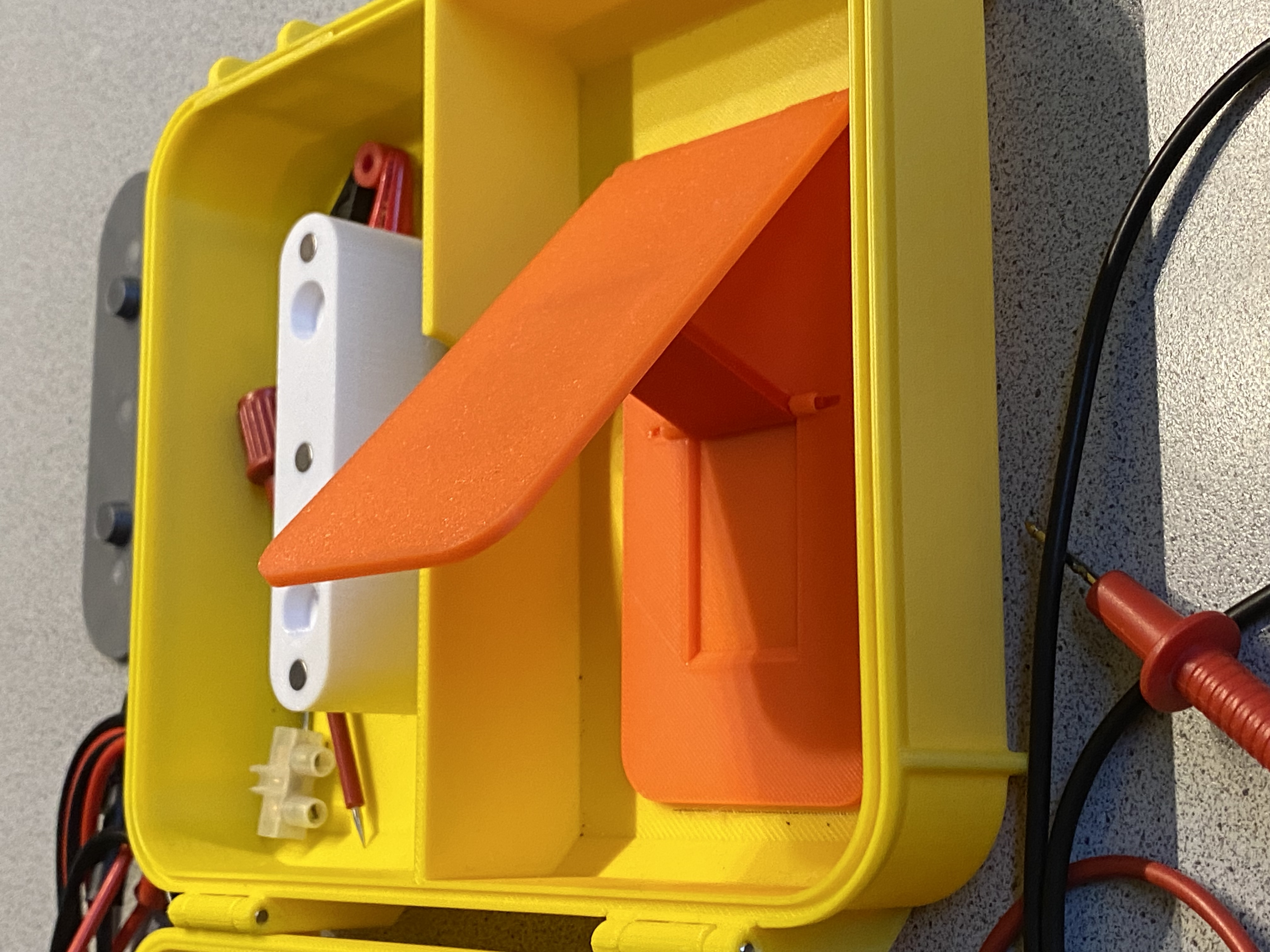 Miniatura 3 do modelo 3D Stand and Cablemanager for Multimeter