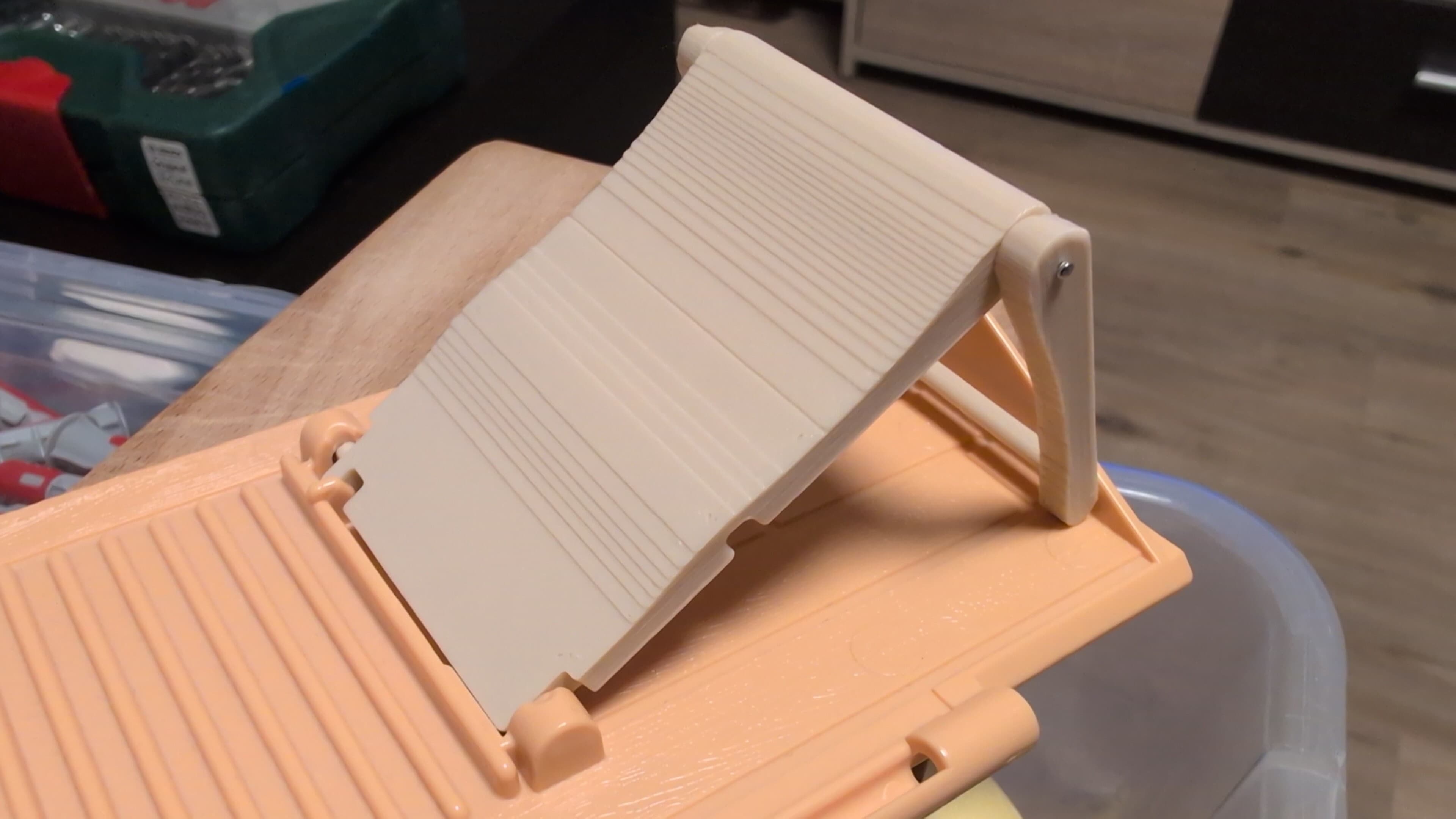 roof chair for Barbie house DLY32