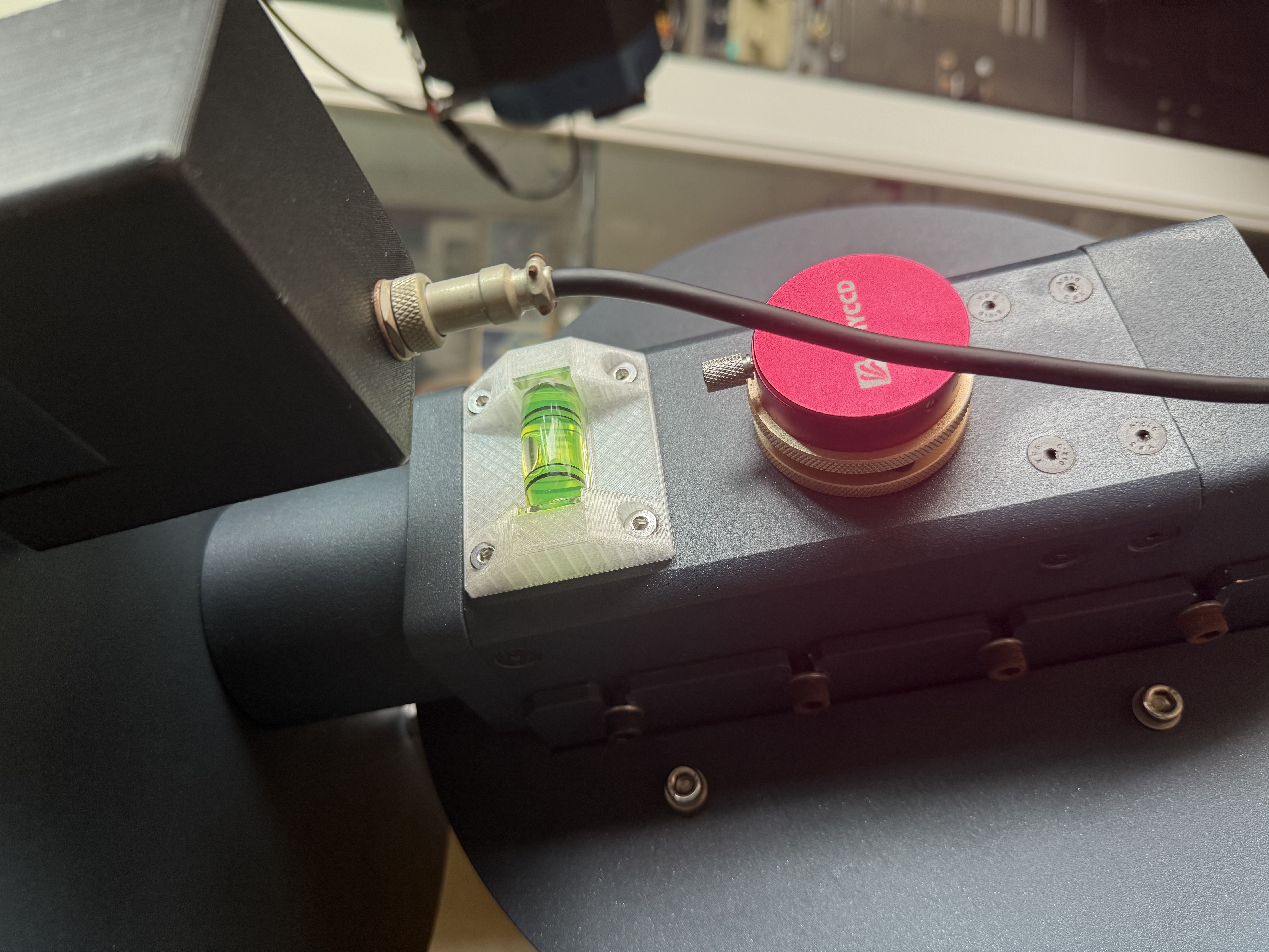 Bubble level holder for JTW P75 equatorial mount