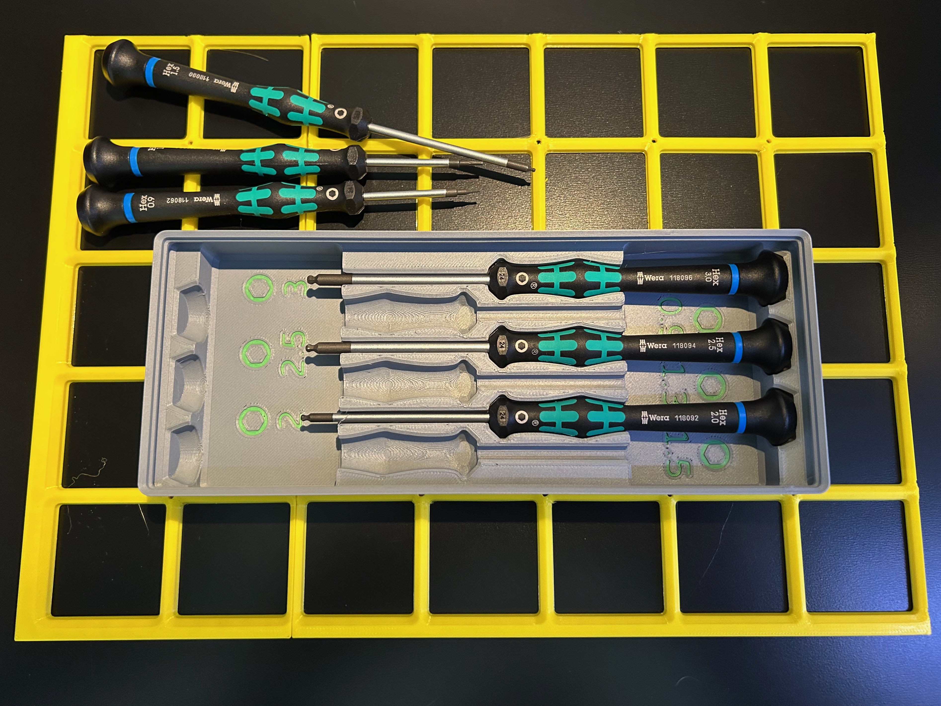 Miniatura 2 do modelo 3D Gridfinity Bin for Kraftform hex driver set