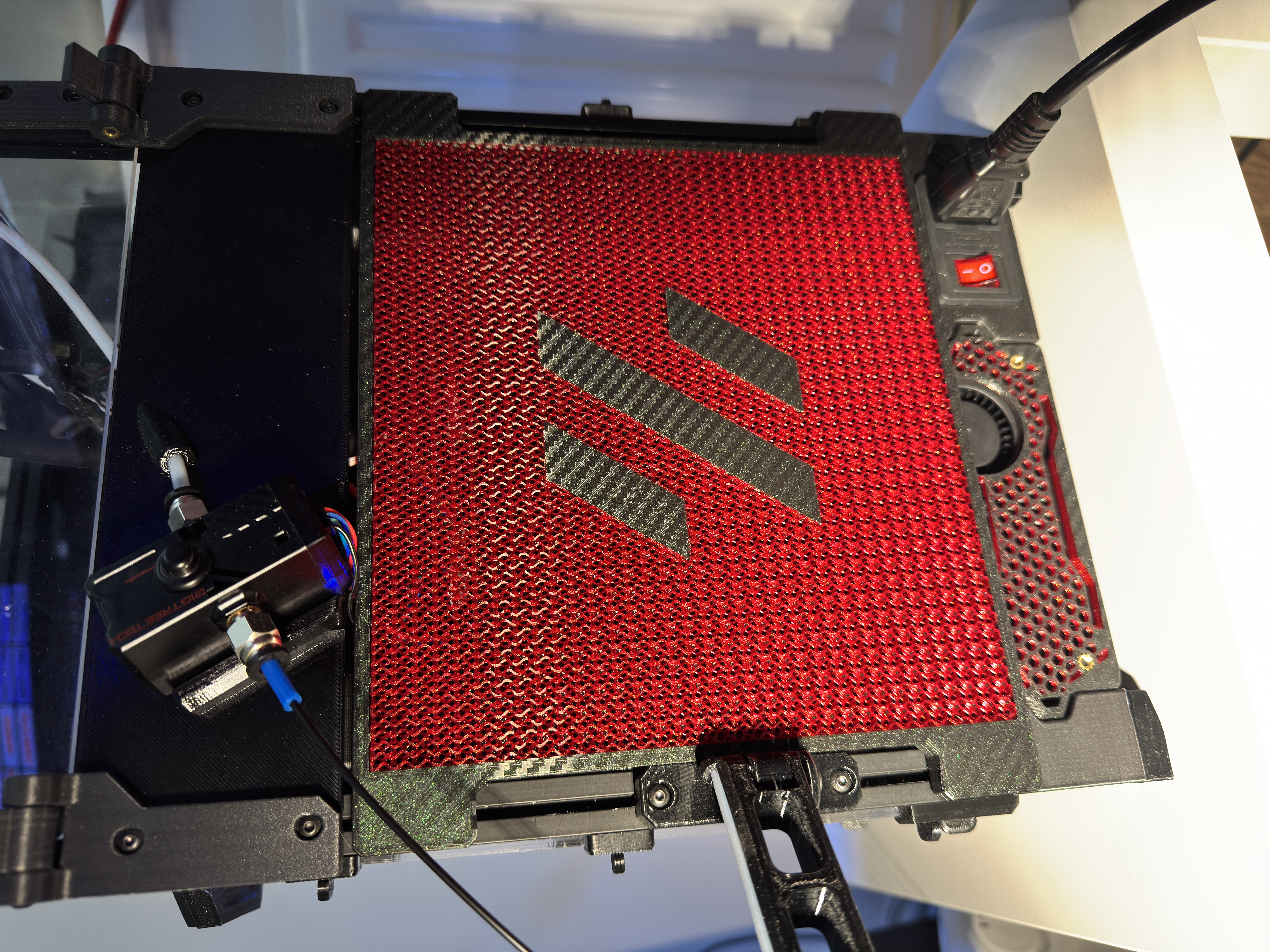 Magnetic Backplate/rear panel for Voron V0.2 - Mostly blocked for use with bottom mounted Blower fans
