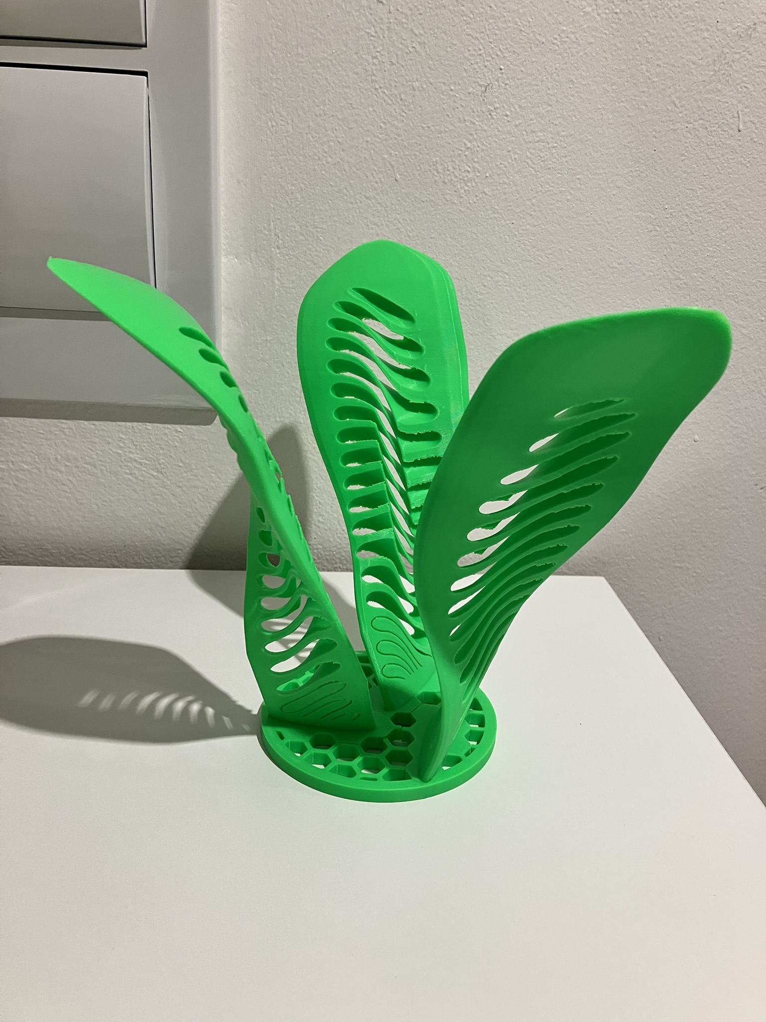 Miniatura 4 do modelo 3D Easter Flower with passthrough Eggs