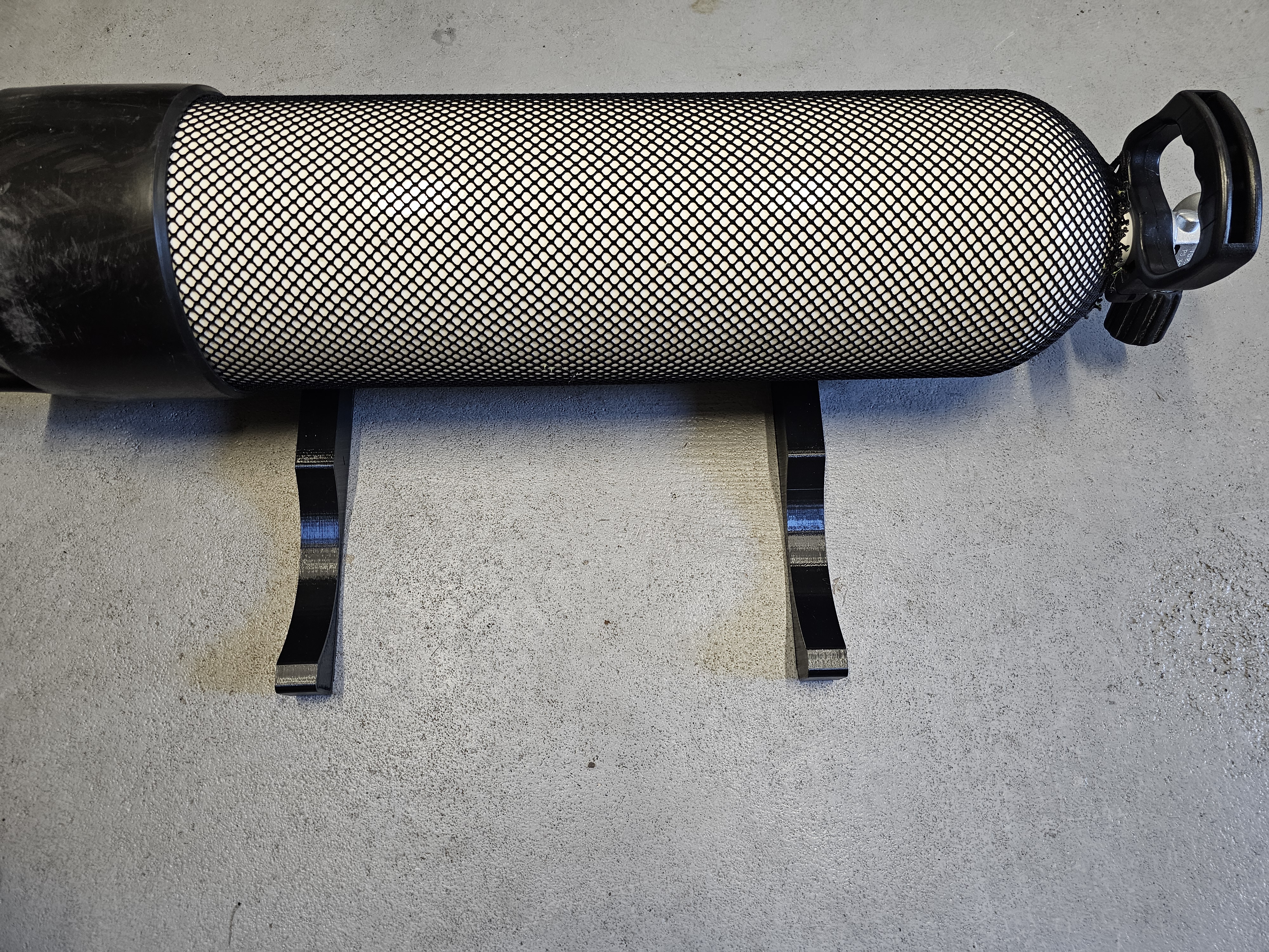 Scuba tank twin(set) holder