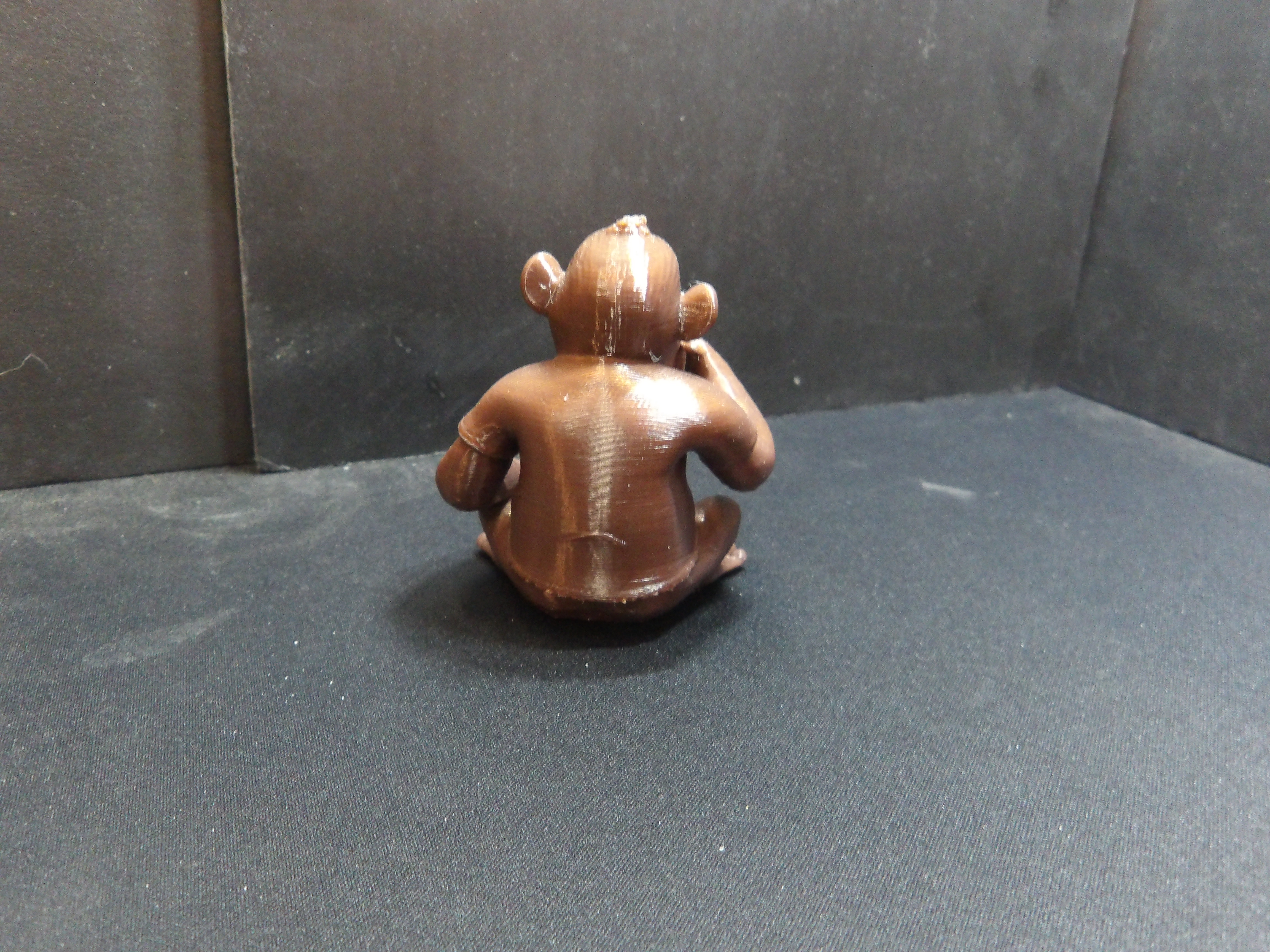 Gorilla drinking a cup of coffee. — miniatura 5
