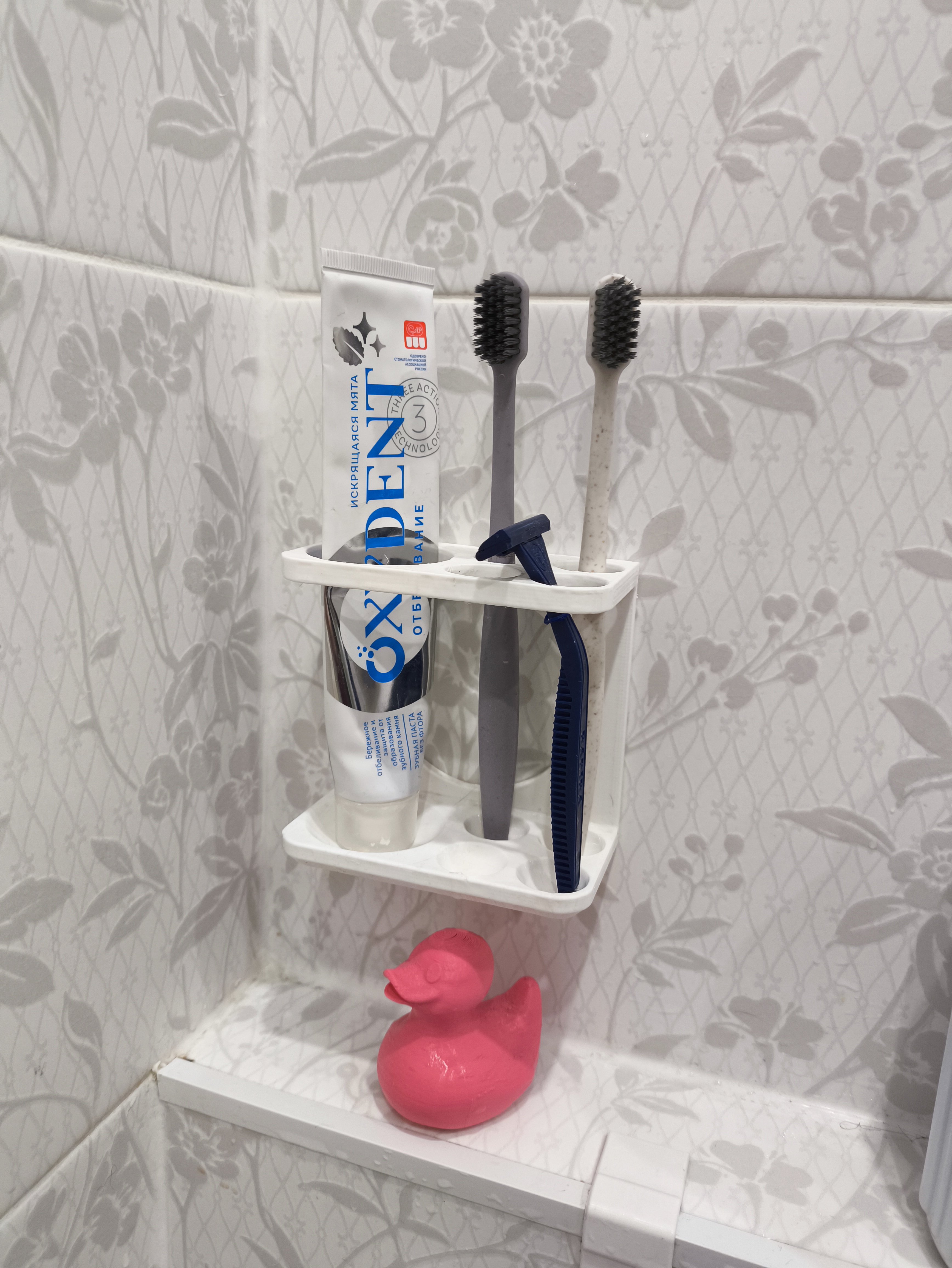 Toothbrush holder — thumbnail 2