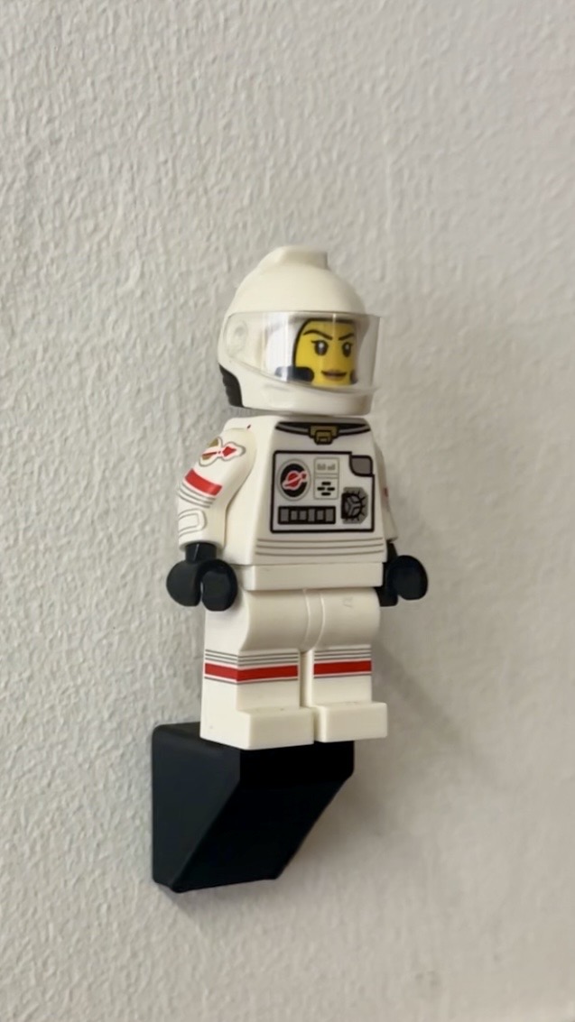Minifigure Wall Mount