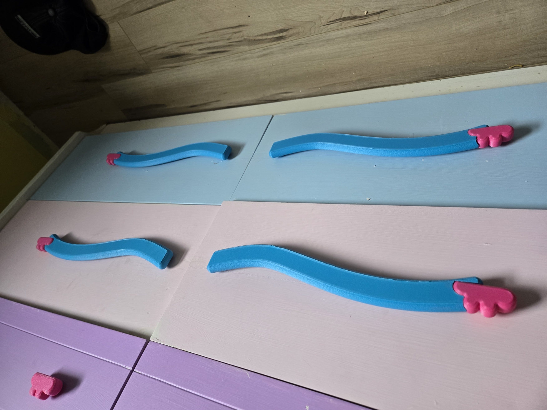 dresser handle wiggly